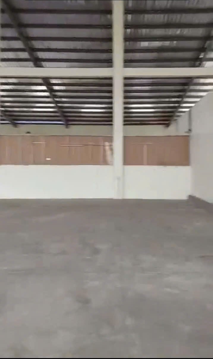 Nhà xưởng trong KCN Tân Đô tổng dt 10000m2 giá 53 tỷ