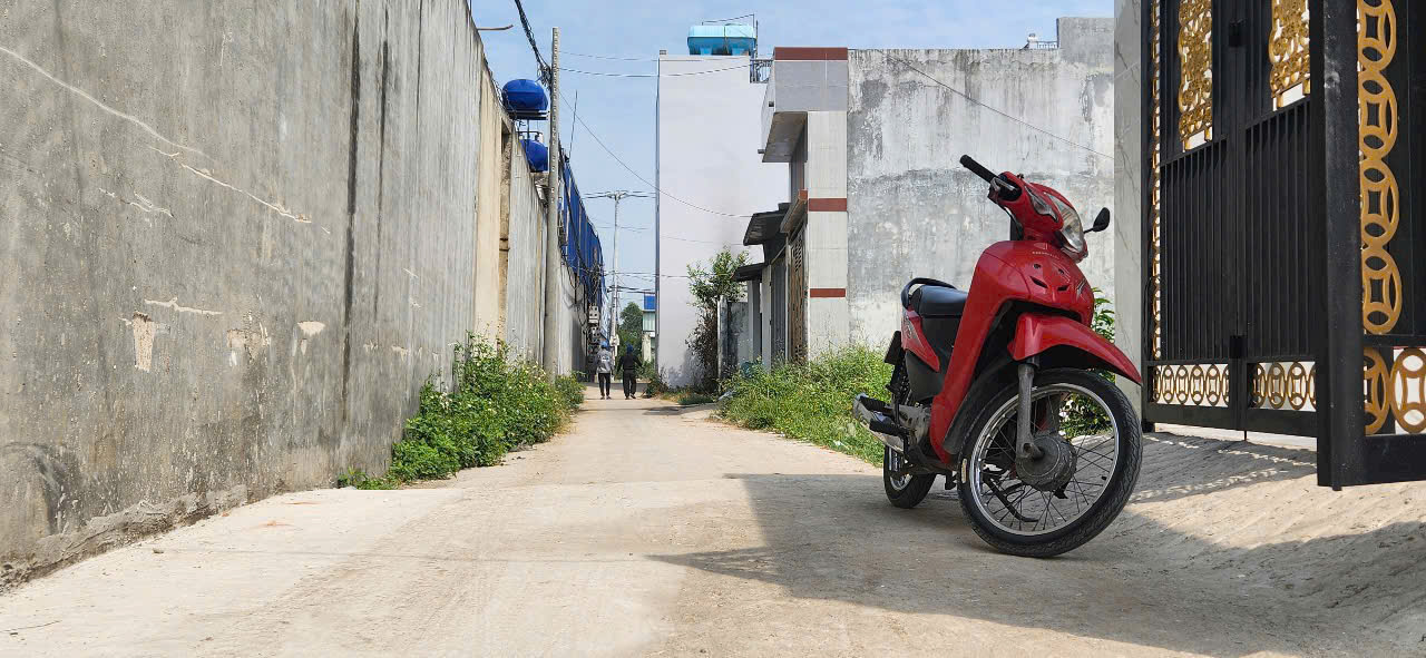 Nhà hẻm xã Đức Hòa Hạ, Đức Hòa dt 150m2 1 lầu 3pn 2wc giá 2,85 tỷ Nhà hẻm xã Đức Hòa Hạ, Đức Hòa dt 150m2 1 lầu 3pn 2wc giá 2,85 tỷ