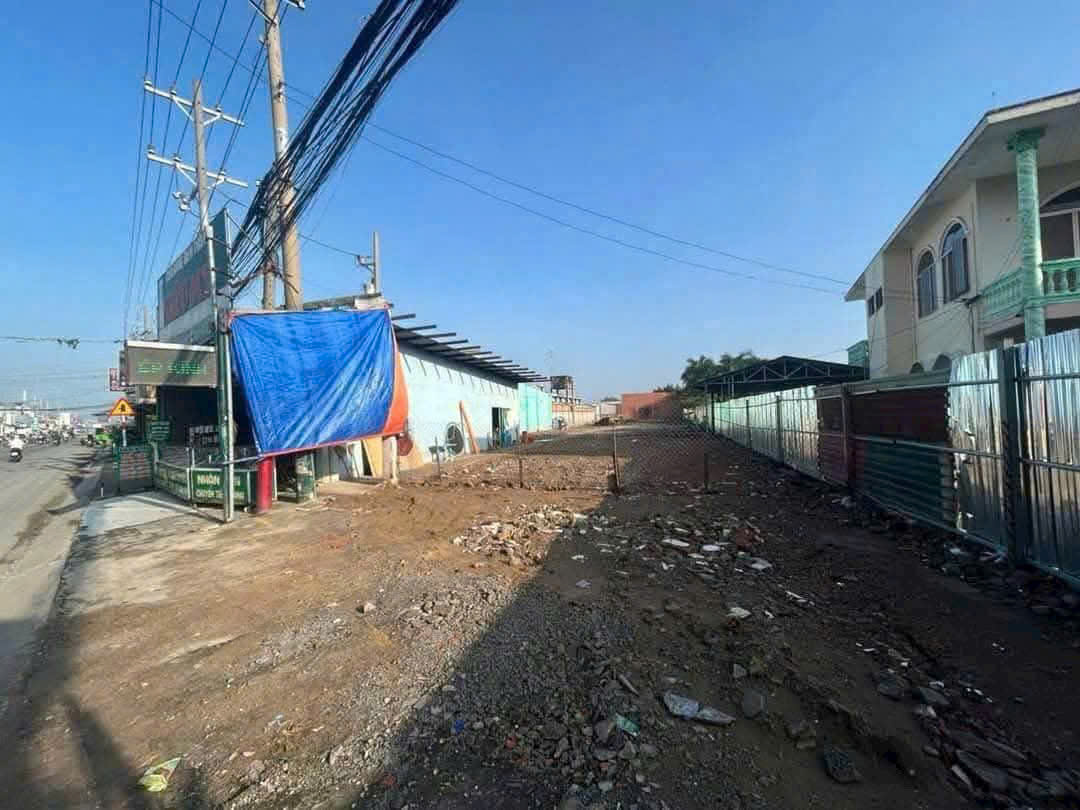 2000m2 đất mặt tiền 825 xã Đức Hòa Đông . Đức Hòa giá 25, 5 tỷ 2000m2 đất mặt tiền 825 xã Đức Hòa Đông . Đức Hòa giá 25, 5 tỷ