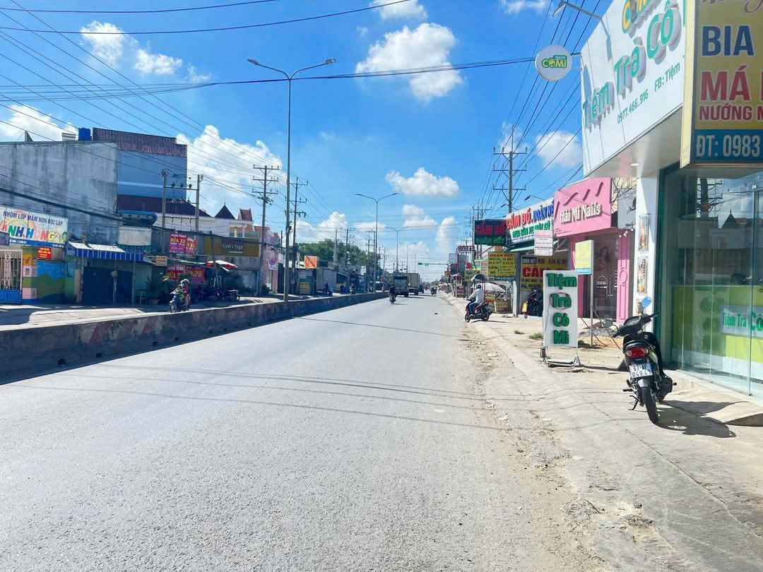 2000m2 đất mặt tiền 825 xã Đức Hòa Đông . Đức Hòa giá 25, 5 tỷ 2000m2 đất mặt tiền 825 xã Đức Hòa Đông . Đức Hòa giá 25, 5 tỷ