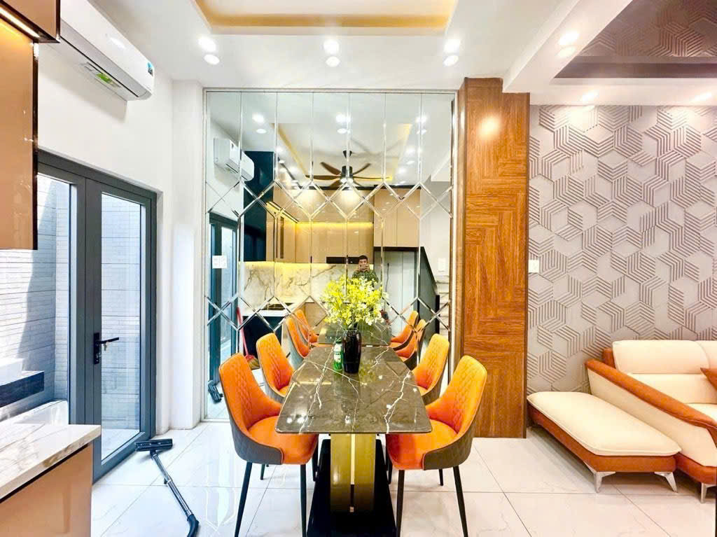 
 NHÀ MỚI 4 TẦNG - 4MX15M - HẺM 6M - HUỲNH TẤN PHÁT - GIÁ 6.8xTỶ

