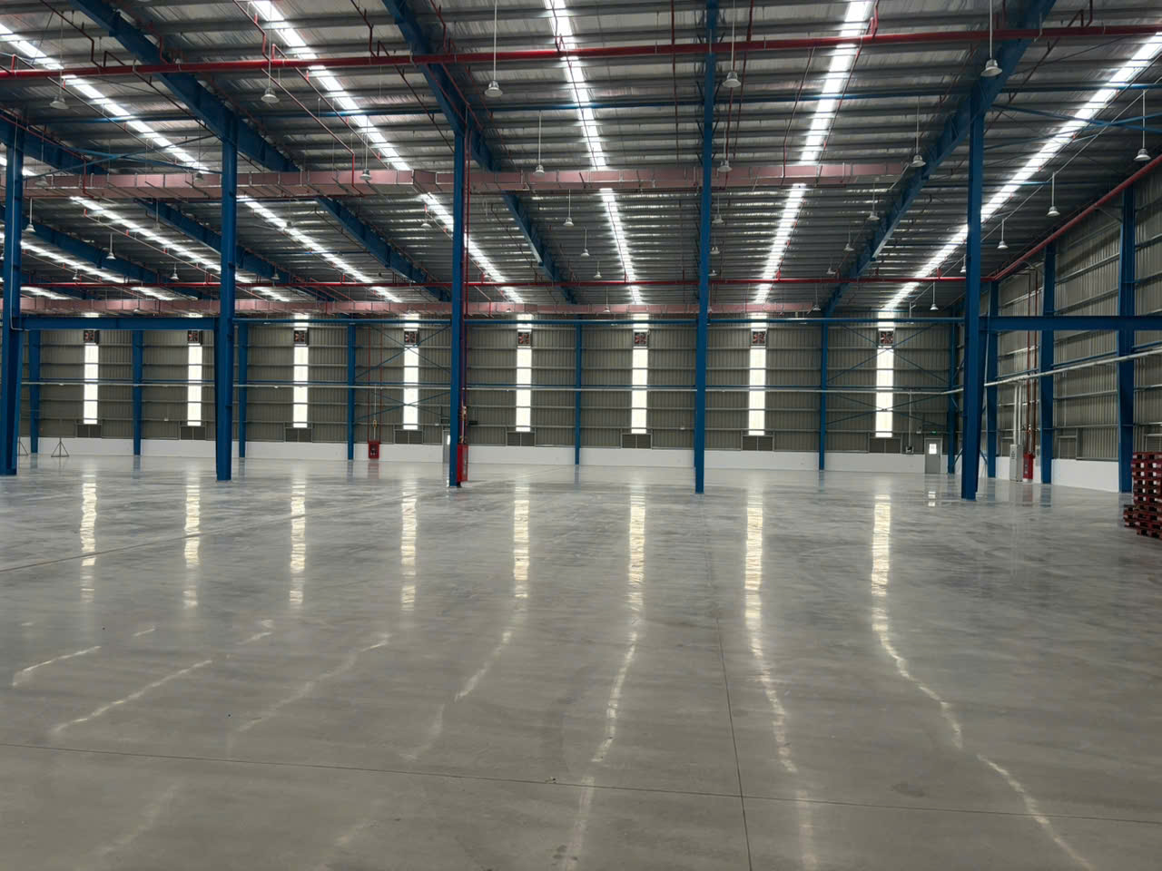 CHO THUÊ 2.500M2 KHO XƯỞNG MỚI TẠI QUANG MINH - PCCC TỰ ĐỘNG 