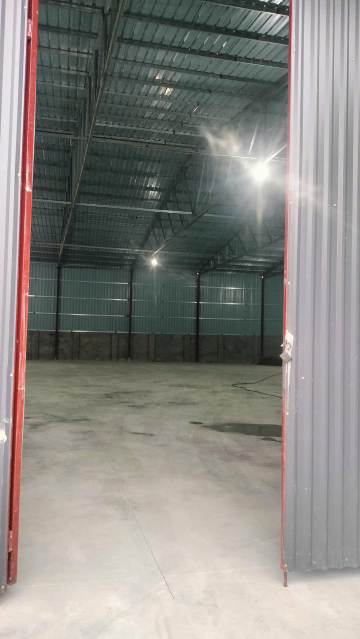 CHO THUÊ 1000m2 KHO XƯỞNG MỚI XÂY TẠI TRUNG GIÃ. SÓC SƠN. HÀ NỘI 