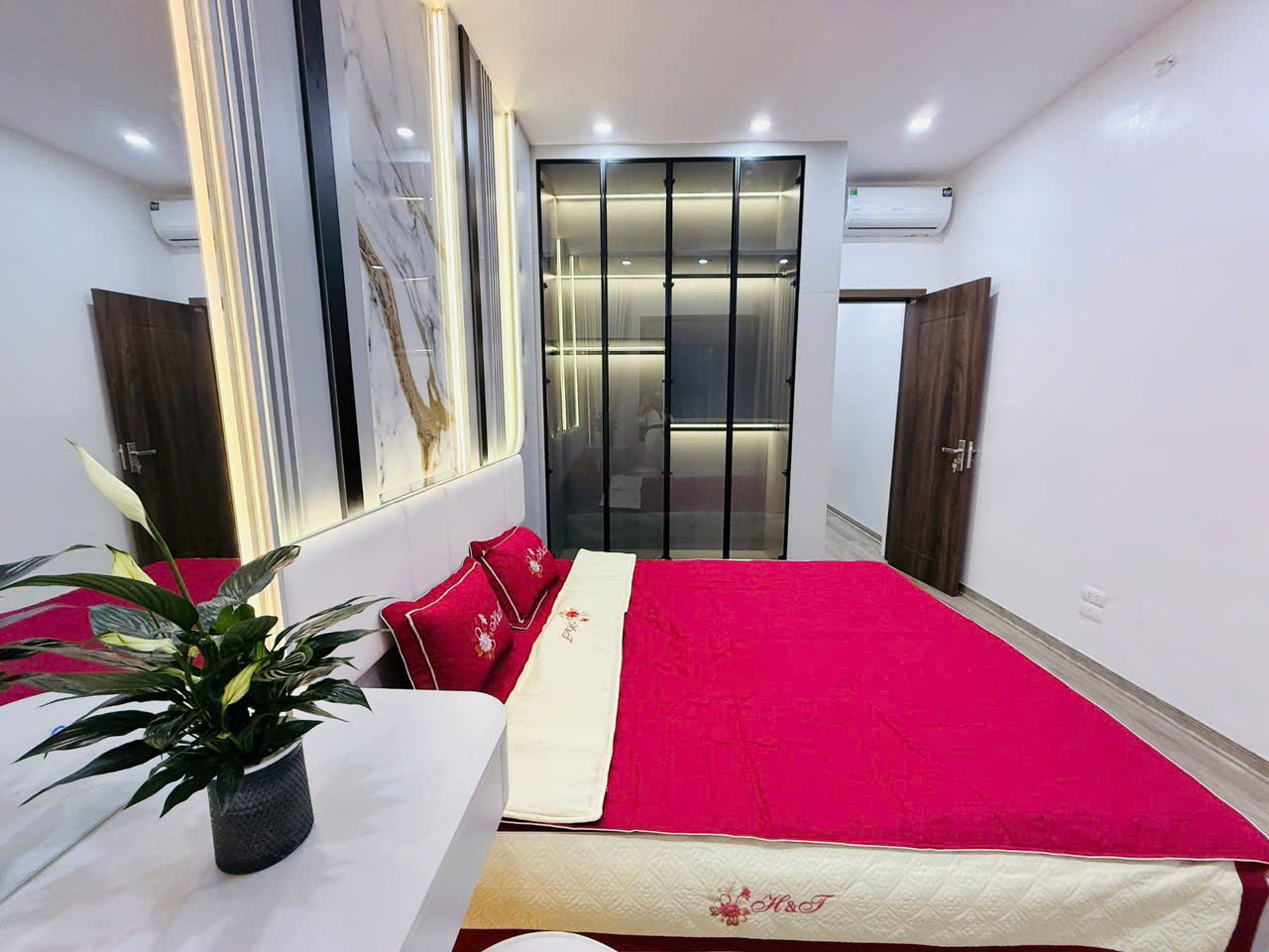 B.á.n nhà -Lô góc-phố Hồng Mai- Quận Hai Bà Trưng- DT40m2x4T full nội thất về ở luôn 