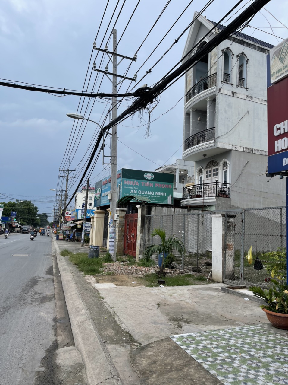 Bán đất mặt tiền Hoàng Hữu Nam Tp Thủ Đức giá 37 tỷ Bán đất mặt tiền Hoàng Hữu Nam Tp Thủ Đức giá 37 tỷ