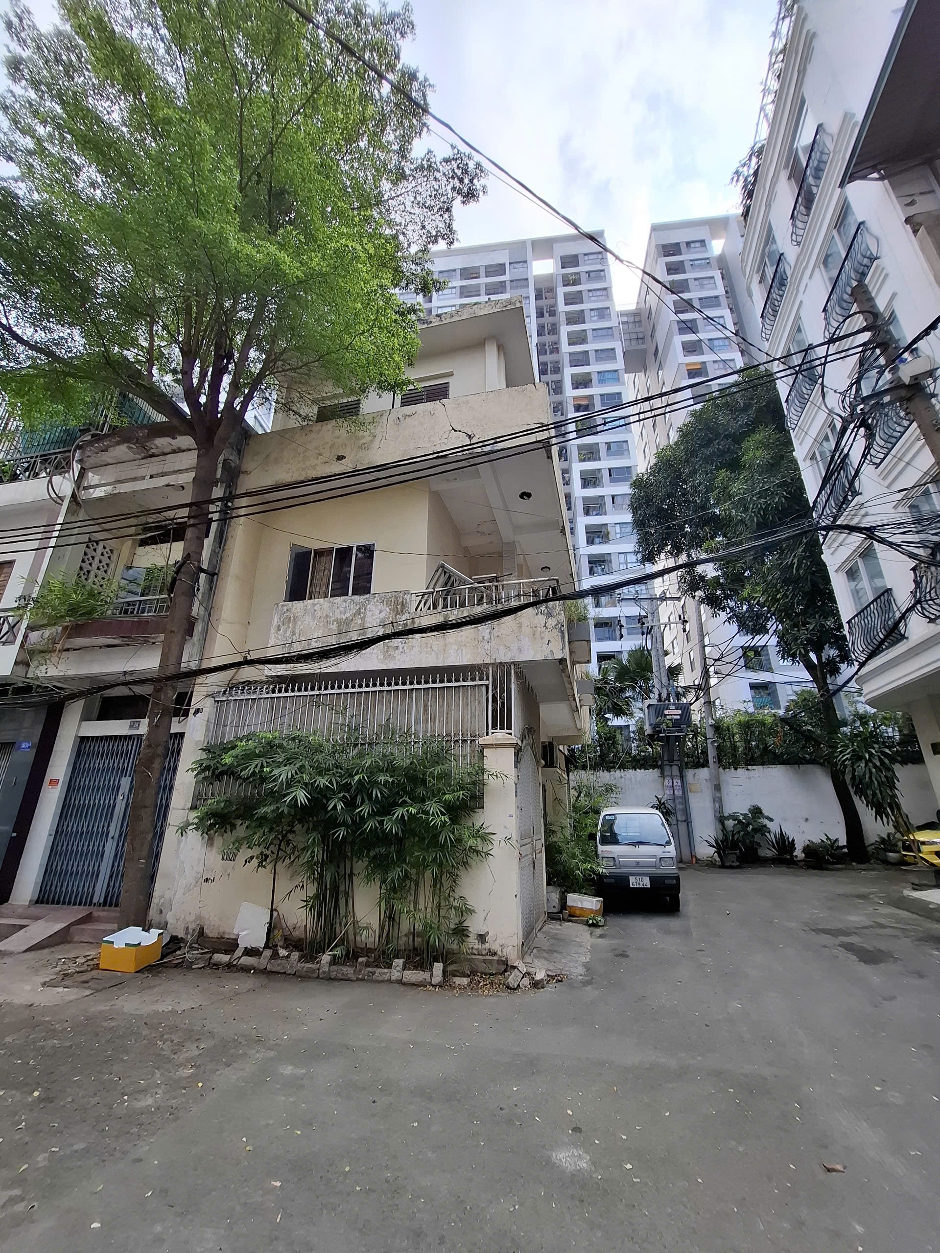 Bán nhà 2 mặt hẻm ô tô đường Yên Thế Quận Tân Bình giá 15 tỷ Bán nhà 2 mặt hẻm ô tô đường Yên Thế Quận Tân Bình giá 15 tỷ