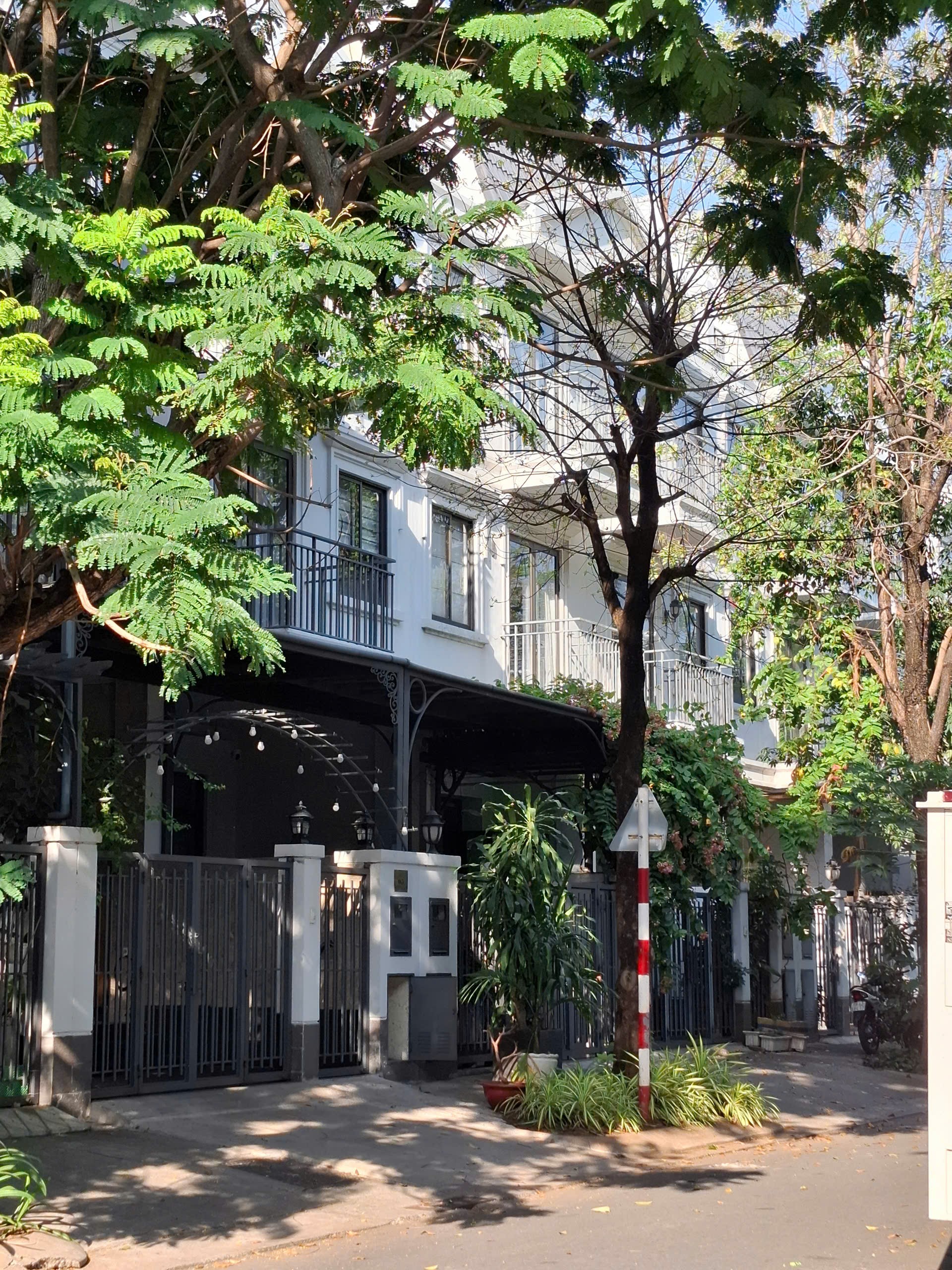 Bán nhà Phố  đường 5 An Phú Quận 2 giá 25 tỷ