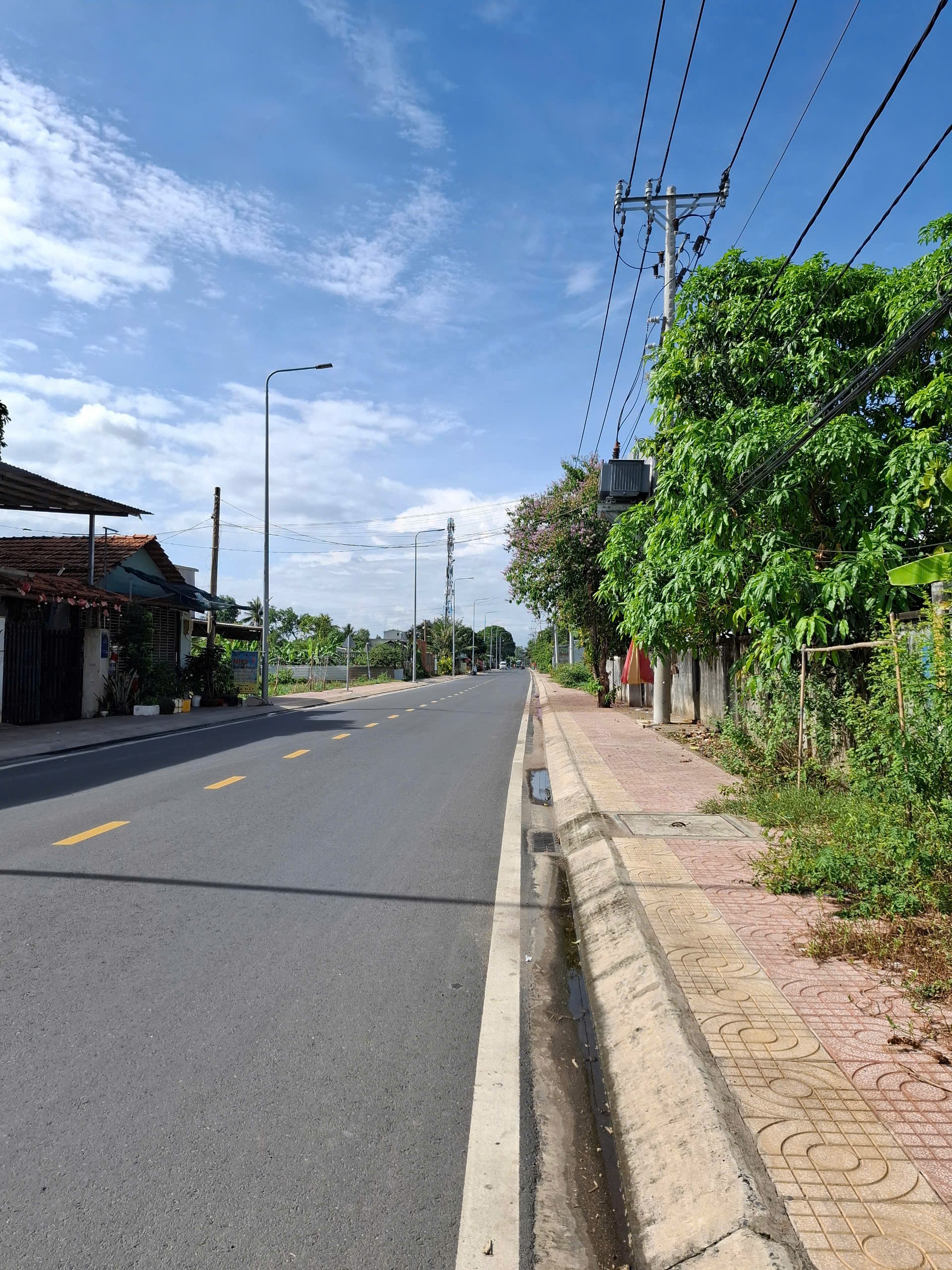 Bán đất mặt tiền Long Phước Quận 9 giá 2800 tỷ  ( Song Đạt Q9) 