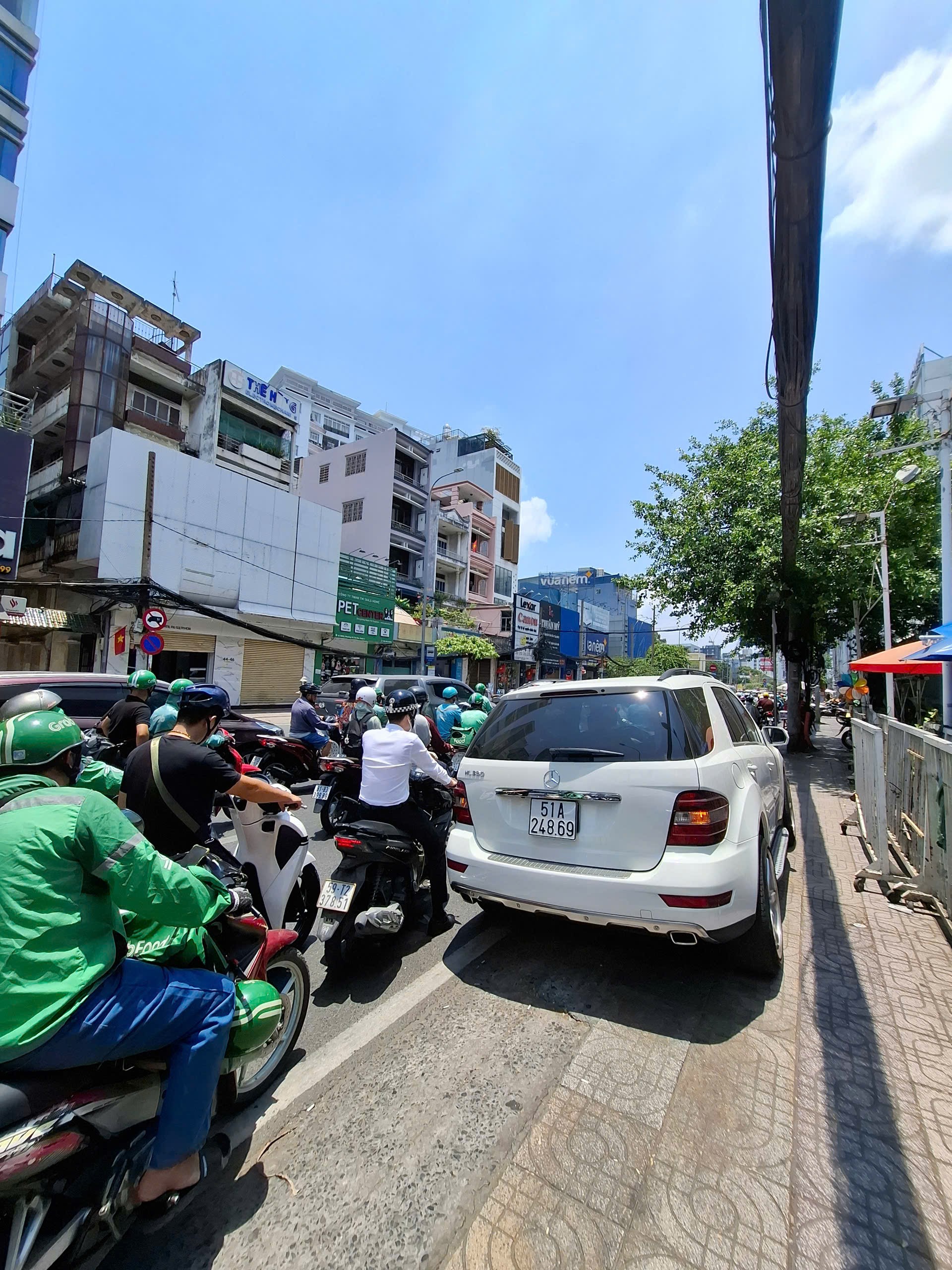 Cho thuê mặt bằng CMT8 phường Võ Thị Sáu Quận 3 giá 200 triệu