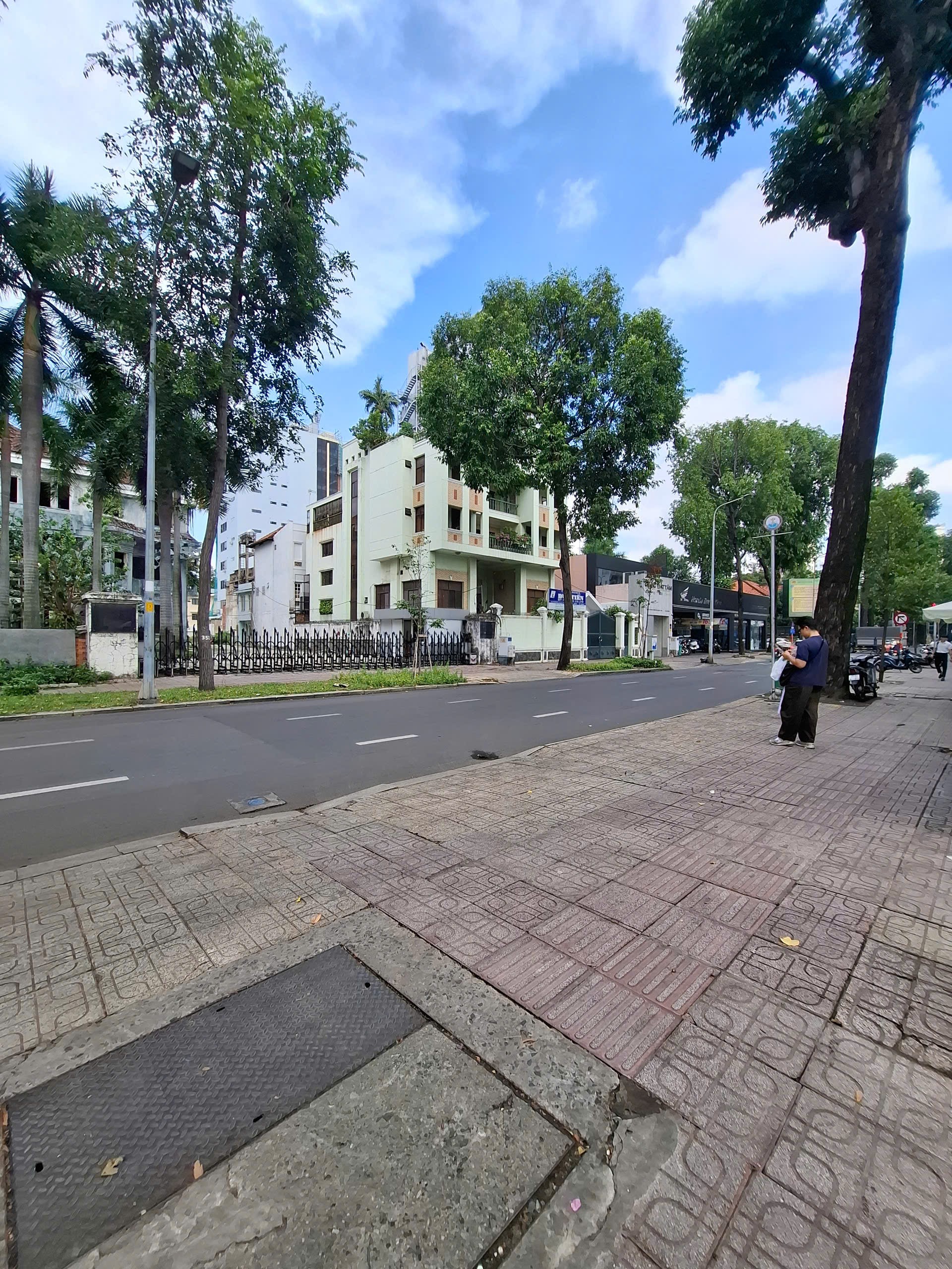 Bán đất mặt tiền đường Pasteur Quận 3 TP HCM giá 3.300 tỷ