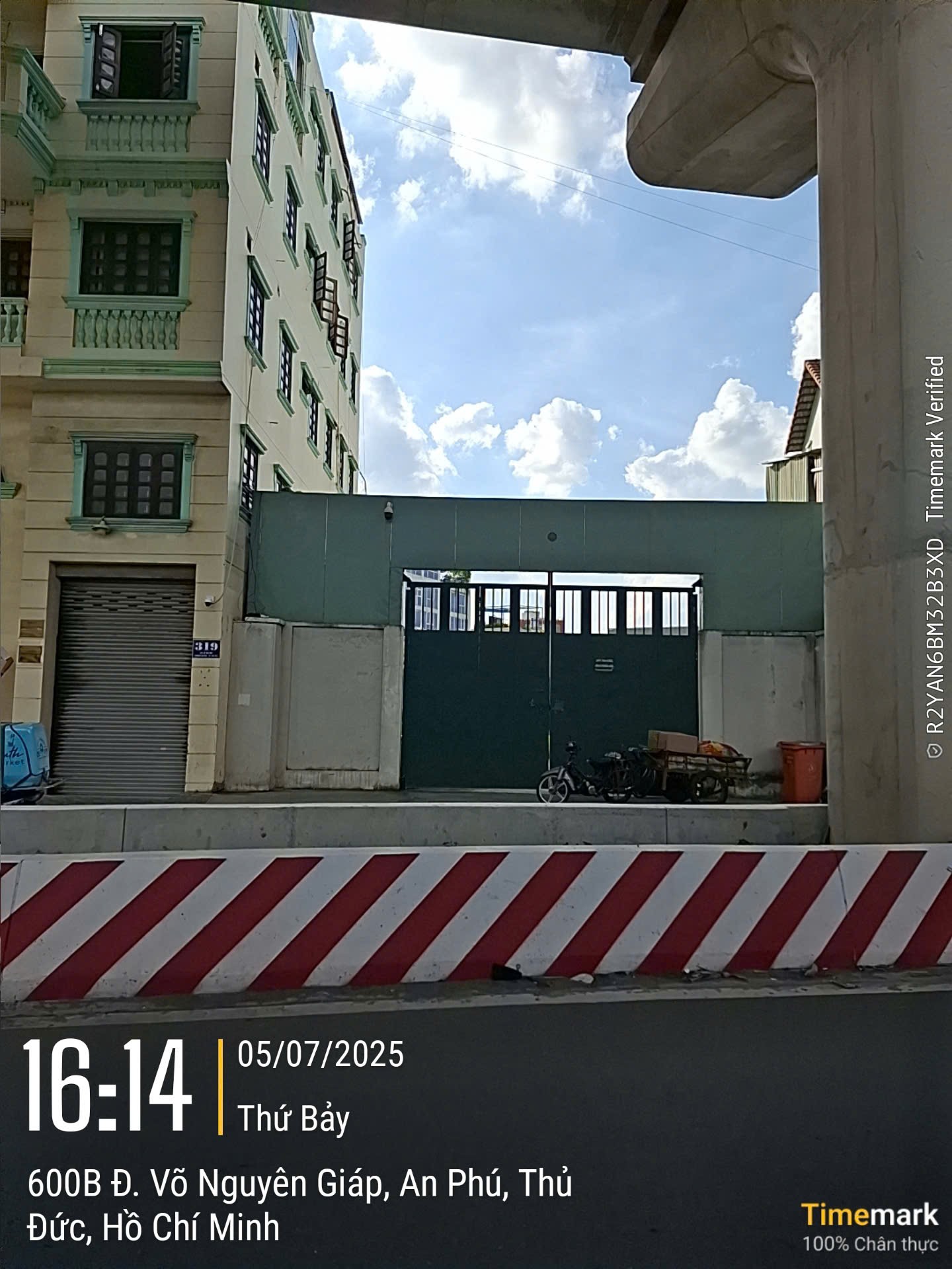 Cho thuê đất mặt tiền Song Hành p. An Phú Quận 2 giá 180 triệu/tháng. Cho thuê đất mặt tiền Song Hành p. An Phú Quận 2 giá 180 triệu/tháng.