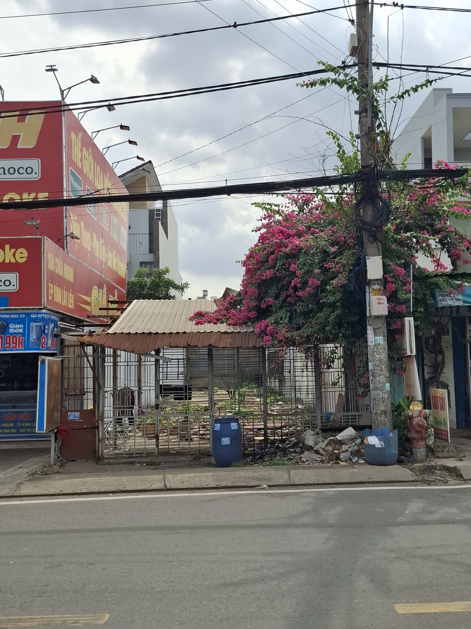 Bán đất mặt tiền Hoàng Hữu Nam phường Tân Phú  Quận 9  giá 23,5 tỷ