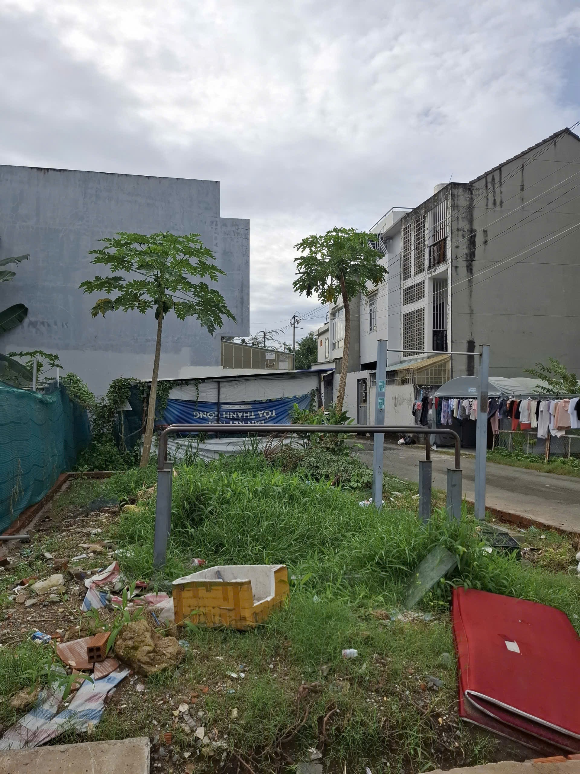 Bán đất 2 mặt hẻm ô tô đường 7 Long Trường Q9 giá 3,7 tỷ