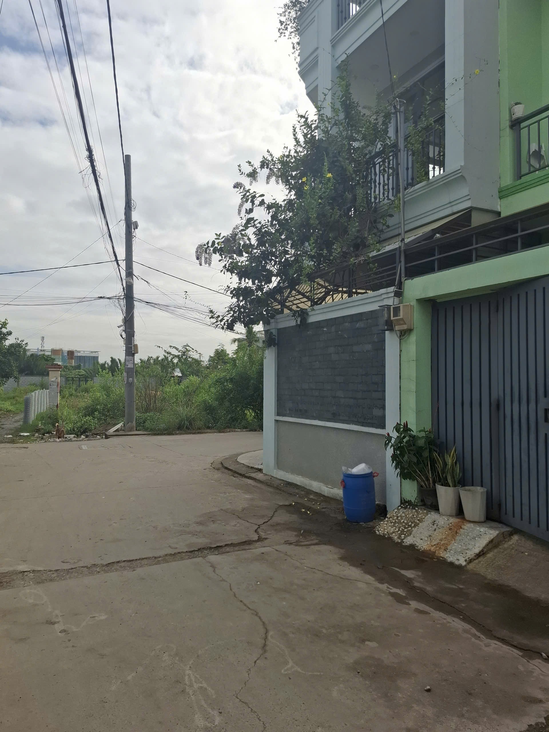 Bán đất đường 970 Phú Hữu Quận 9 giá 4,35 tỷ Bán đất đường 970 Phú Hữu Quận 9 giá 4,35 tỷ