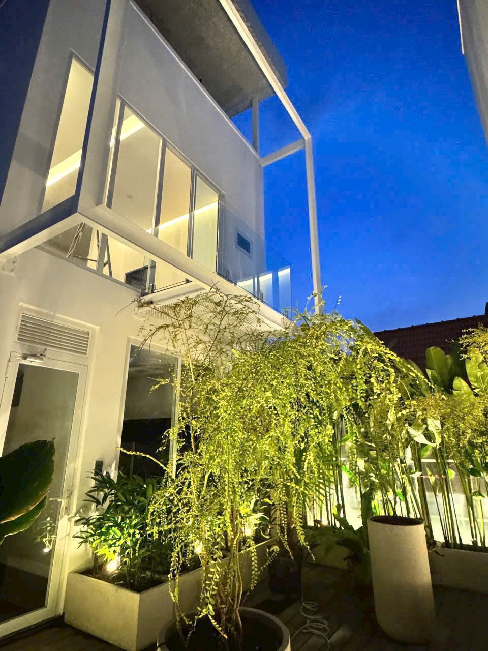 Bán nhà hẻm ô tô đường Lê Văn Thịnh Quận 2 cũ giá 23,5 tỷ