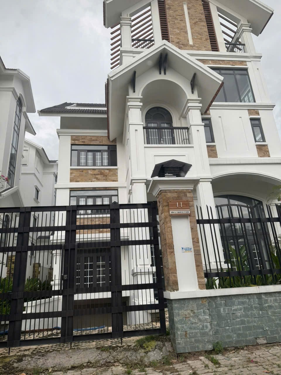 Bán biệt thự đường số 70 Thạnh Mỹ Lợi Quận 2 giá 75 tỷ