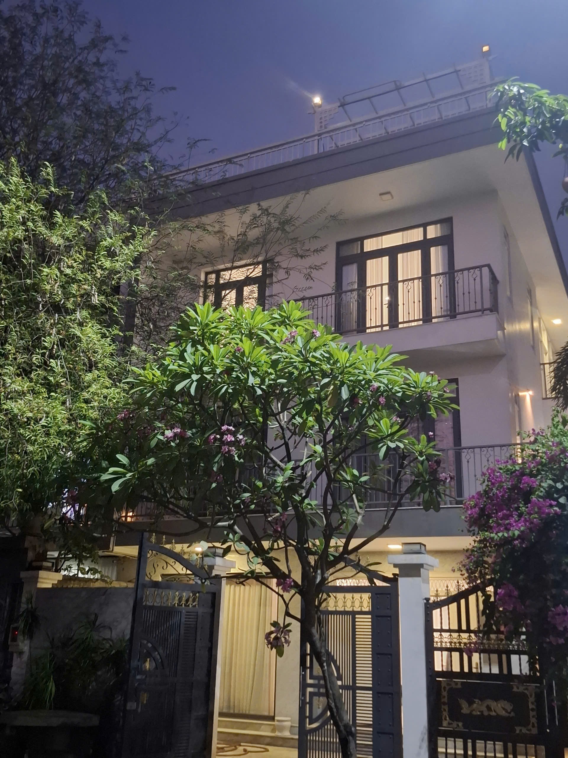 Bán nhà mặt tiền D17 Phước Long B Tp Thủ Đức giá 23,5 tỷ Bán nhà mặt tiền D17 Phước Long B Tp Thủ Đức giá 23,5 tỷ