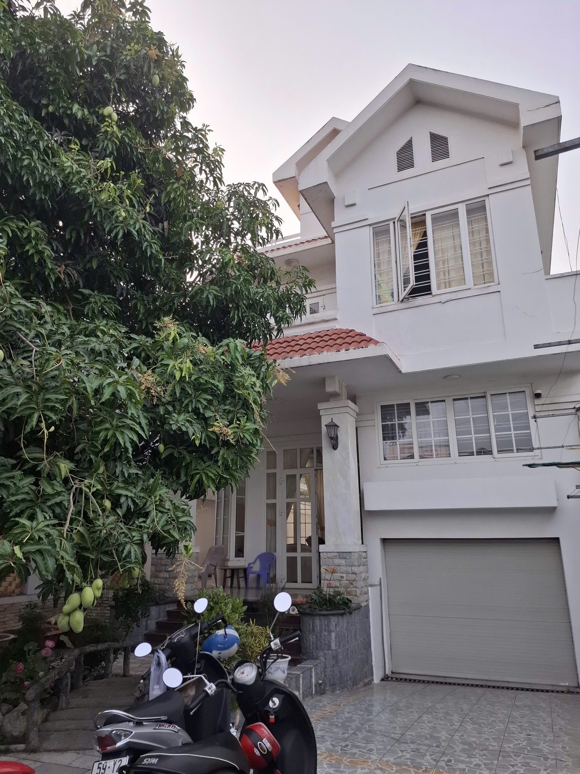 Bán biệt thự đường Tân Lập 2 phường Hiệp Phú Quận 9 giá 45 tỷ
