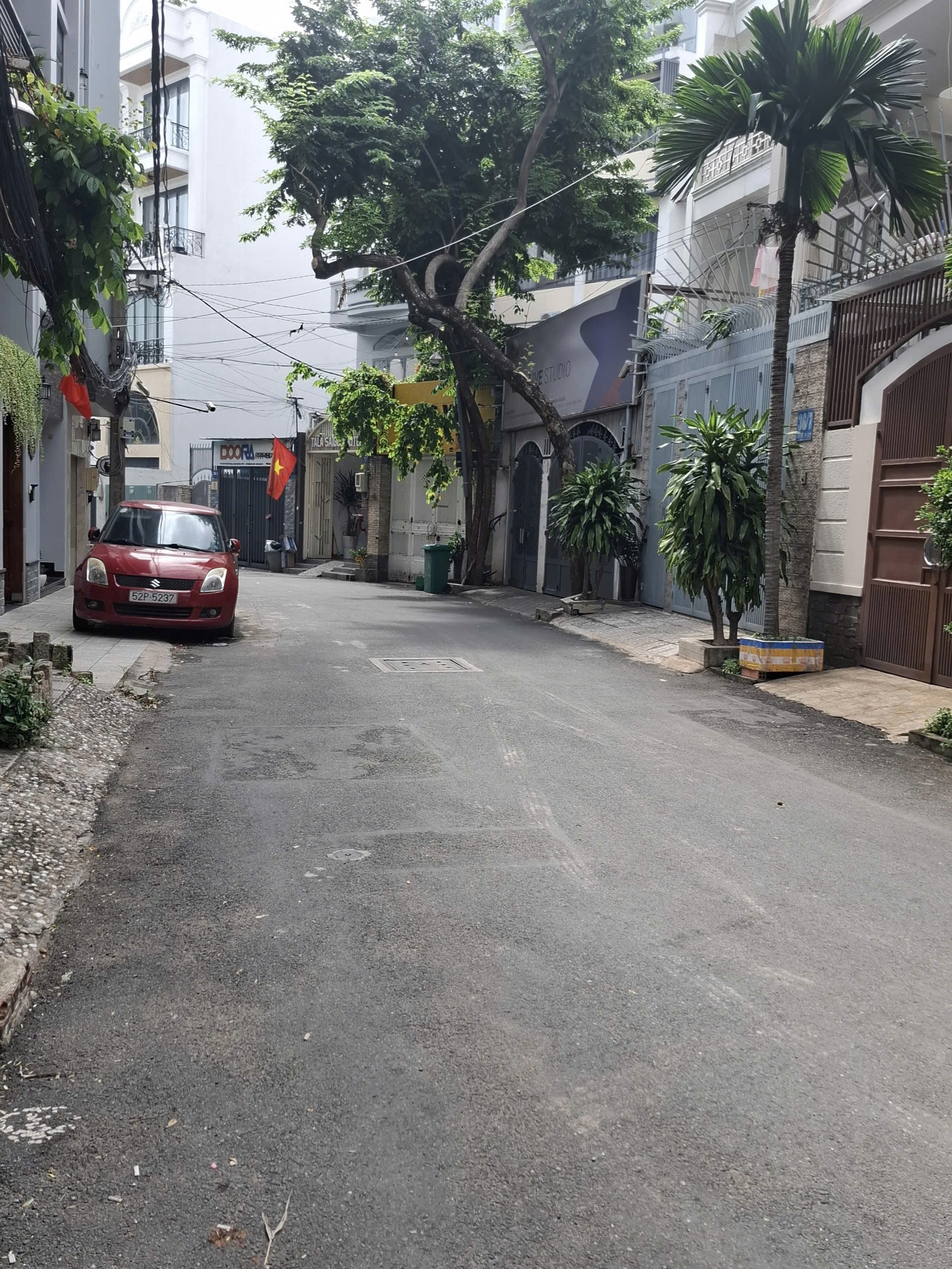 Bán nhà 2 mặt hẻm ô tô đường Yên Thế quận Tân Bình  giá 14,7 tỷ