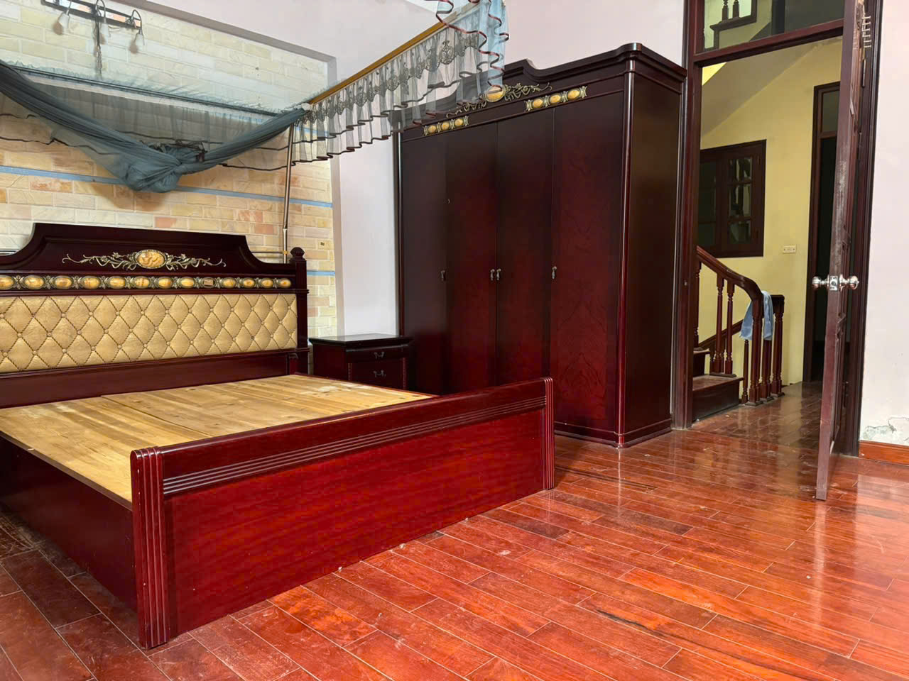 Rẻ bằng giá đất. Liền kề 4 tầng KĐT Kiến Hưng. Đường 3 ô tô tránh đỗ. Kinh doanh đỉnh
