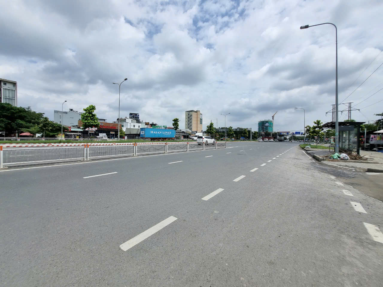 Bán nhà Mặt tiền Nguyễn Văn Linh DT 5,5x18m Quận 7. XD được 1 hầm 7 lầu