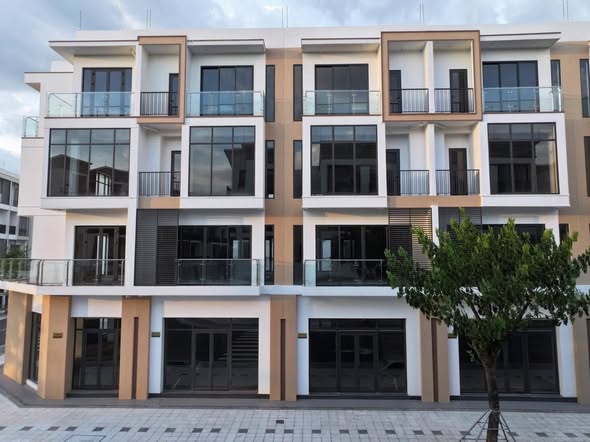 Cần chuyển nhượng nhà phố 6x20m, trệt + 3 lầu, nhà thô tại T&T City Millennia Cần Giuộc, Long An Cần chuyển nhượng nhà phố 6x20m, trệt + 3 lầu, nhà thô tại T&T City Millennia Cần Giuộc, Long An