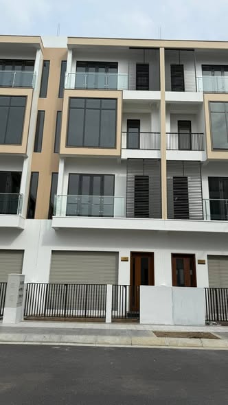 Cần tiền bán gấp NHÀ PHỐ T&T CITY MILLENNIA, DT: 6 x 20m Giá bán: 5,5 tỷ. LH: 0946972730 
