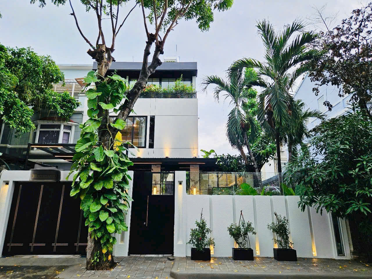 Cho thuê Biệt thự Mỹ Giang ngay cầu Ánh Sao, Quận 7. 5PN, có thang máy, nhà mới 100% Cho thuê Biệt thự Mỹ Giang ngay cầu Ánh Sao, Quận 7. 5PN, có thang máy, nhà mới 100%