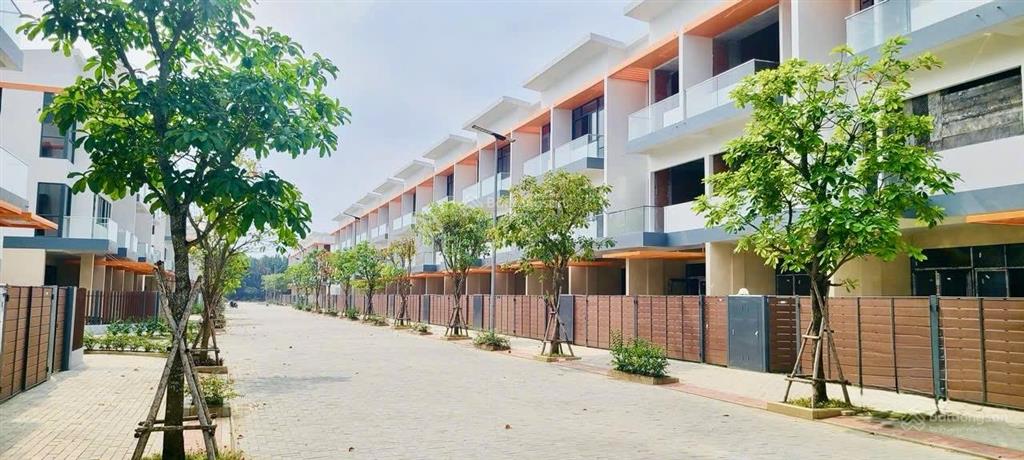 Cho thuê 2 căn liền nhau nhà trệt 2 lầu, ngay KCN Long Hậu, cách Quận 7 25 phút 8 triệu