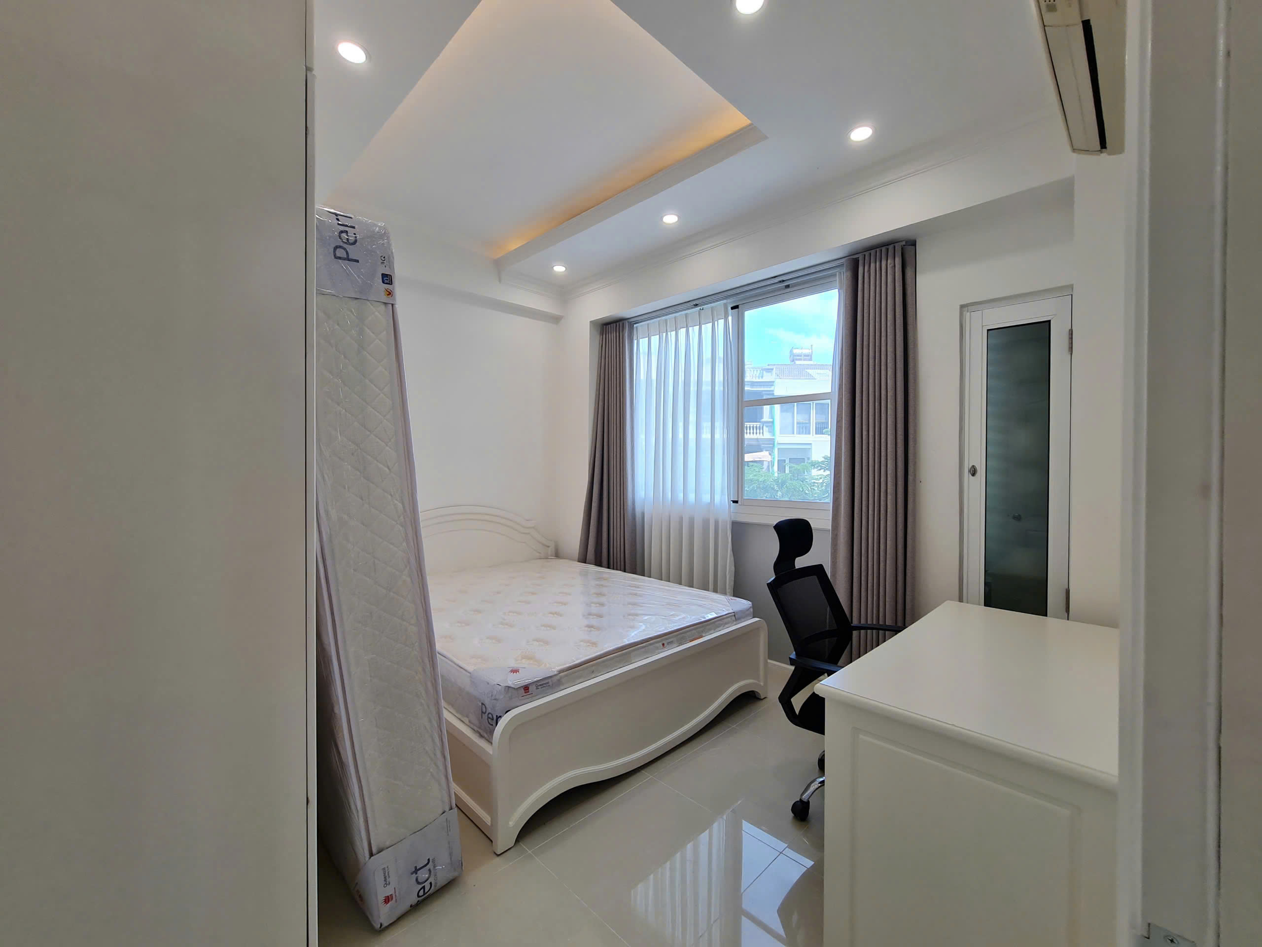 Cho thuê căn hộ Riverpark Residence 3PN giá 35 triệu