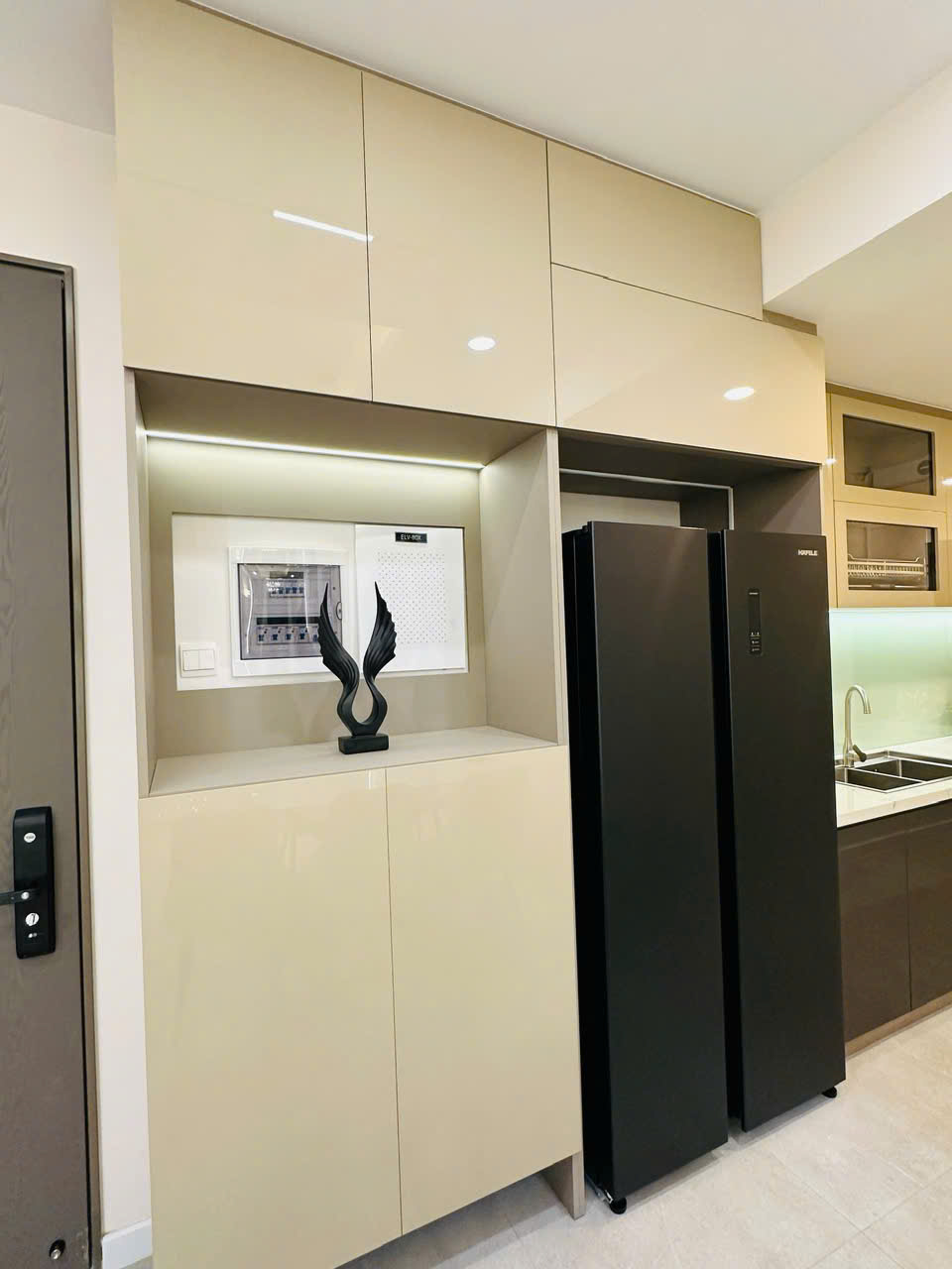 Cho thuê CC The Antonia, 2PN, 26 Triệu, 82m2 nhà đẹp, có ô xe