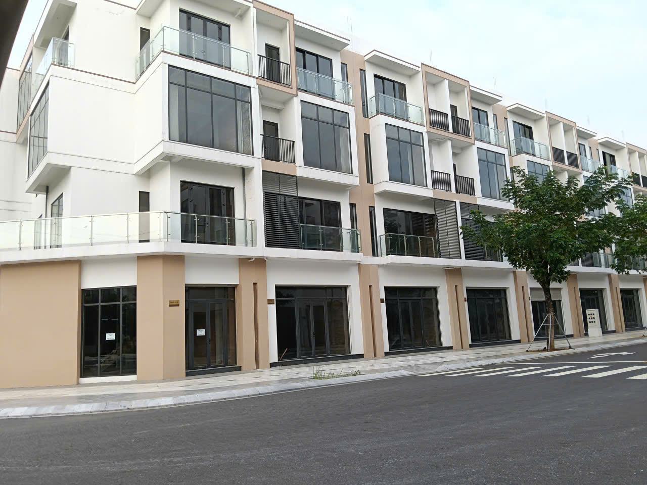  Hot- T&T MillenniaCity 90m2- 4 Tầng- giá 5ty650