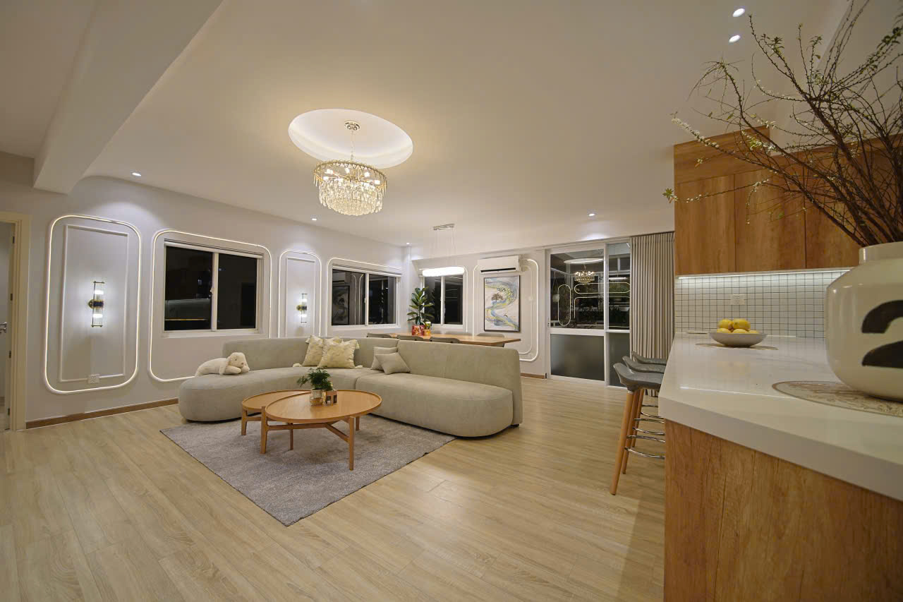 Cần bán gấp căn hộ Hưng Vượng 2 DT 143m2, 2PN, 3WC, giá 12 tỷ mới 100%