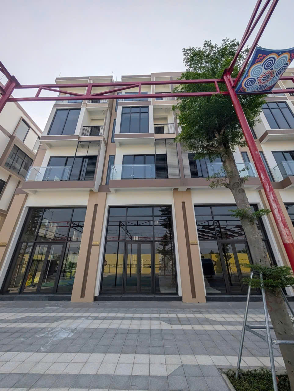  BÁN NHÀ PHỐ LIỀN KỀ – KĐT T&T MILLENNIA CITY (LONG HẬU) THIẾT KẾ TRỆT 3 LẦU HIỆN ĐẠI