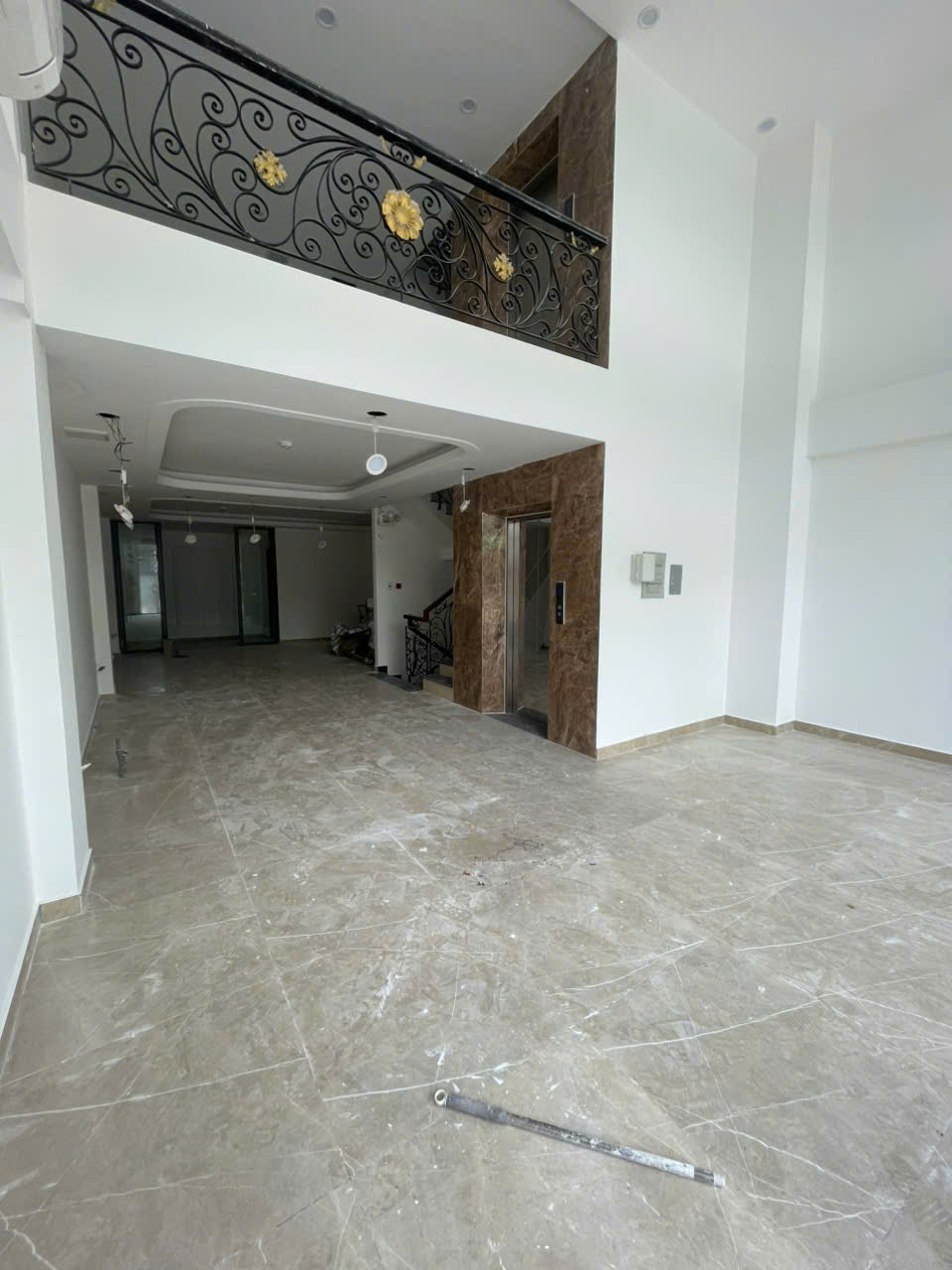 Cho thuê nhà phố Hưng Gia Phú Mỹ Hưng, Quận 7, DT 111m2 nhà đẹp có thang máy