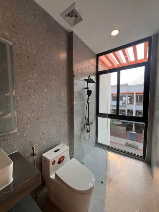 cho thuê nhà nguyên căn góc 2 mặt tiền, nhà mới hoàn thiện, trệt, 2 lầu