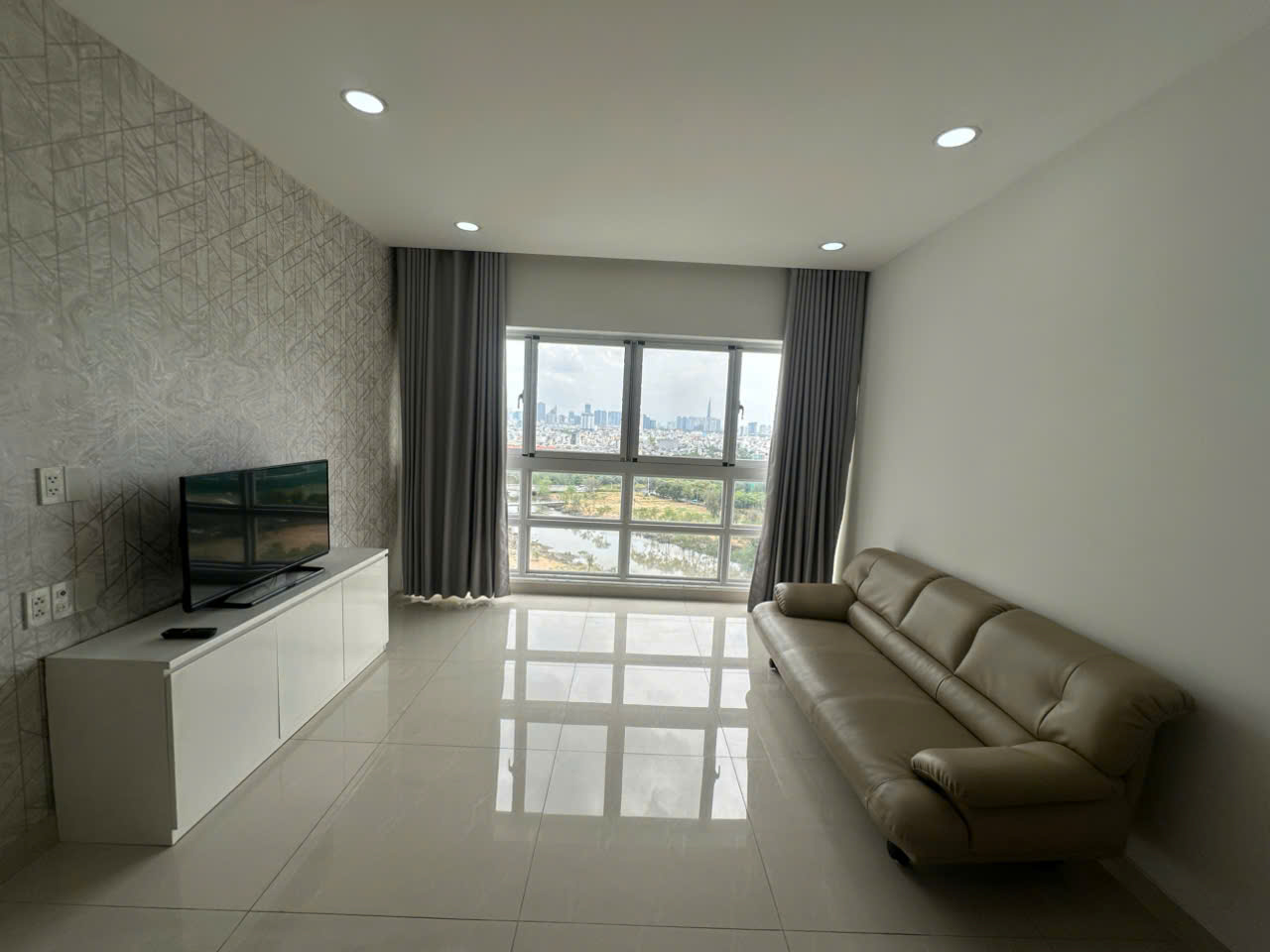 Cho thuê căn hộ Happy Valley 115m2, 3PN, nội thất, giá 22 triệu/tháng