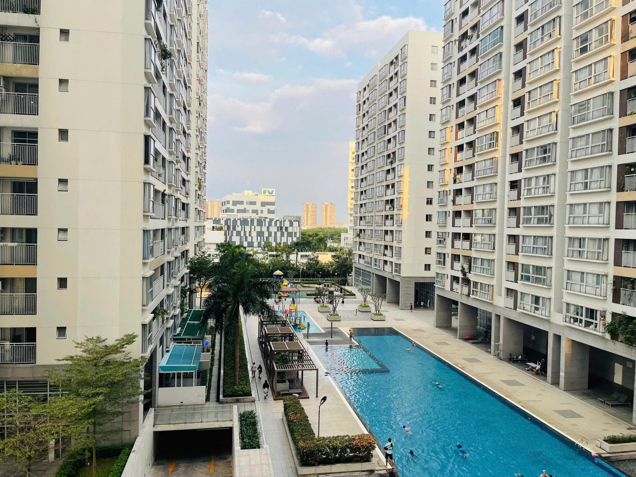 Cần bán căn hộ Scenic Valley Phú Mỹ Hưng, 2 phòng ngủ - diện tích 71m² - giá 6.7 tỷ


