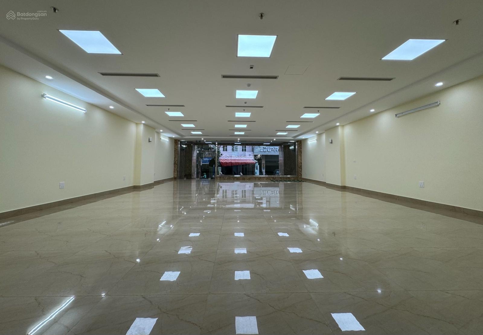 Toà nhà 9 tầng thông sàn, sử dụng từ tầng 2 là 55m2 / 60 m2 Sàn đua 2 mặt, mở cửa thoáng sáng các 