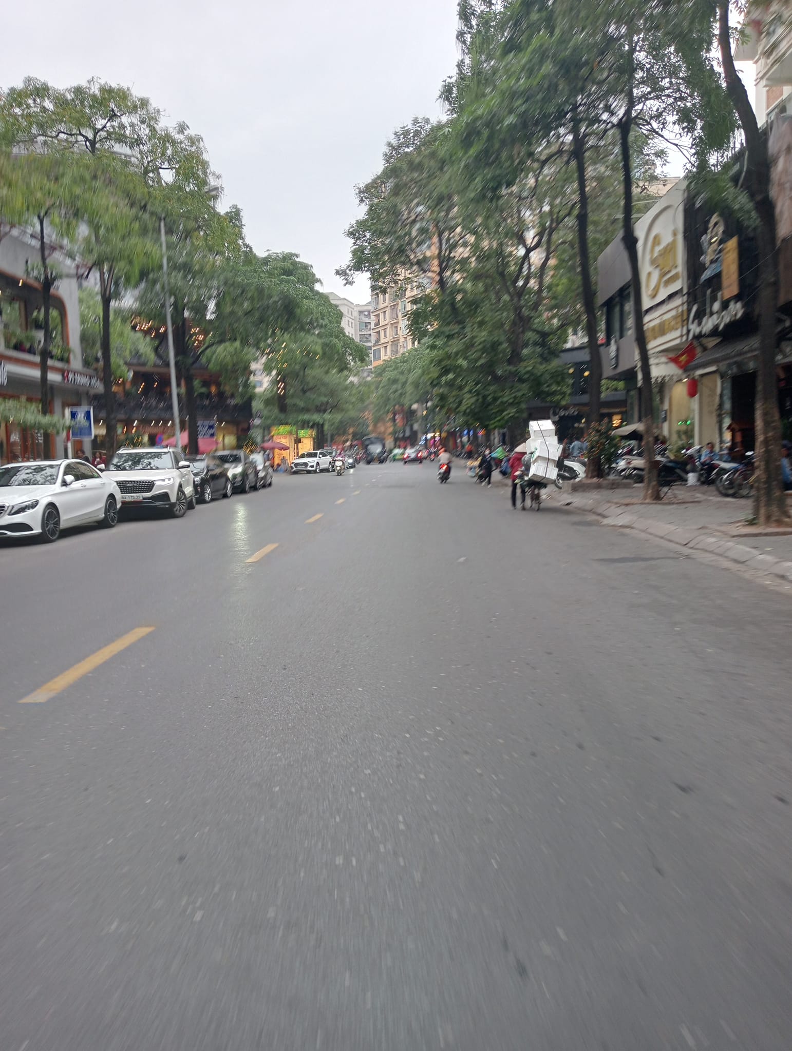 Em Cần Bán Lại Căn Nhà Vị Trí Đẹp Hoàng Quốc Cầu Giấy diện tích 210 M2 xây 8 tầng Giá 160 Tỷ
Em Cần Bán Lại Căn Nhà Vị Trí Đẹp Hoàng Quốc Cầu Giấy diện tích 210 M2 xây 8 tầng Giá 160 Tỷ