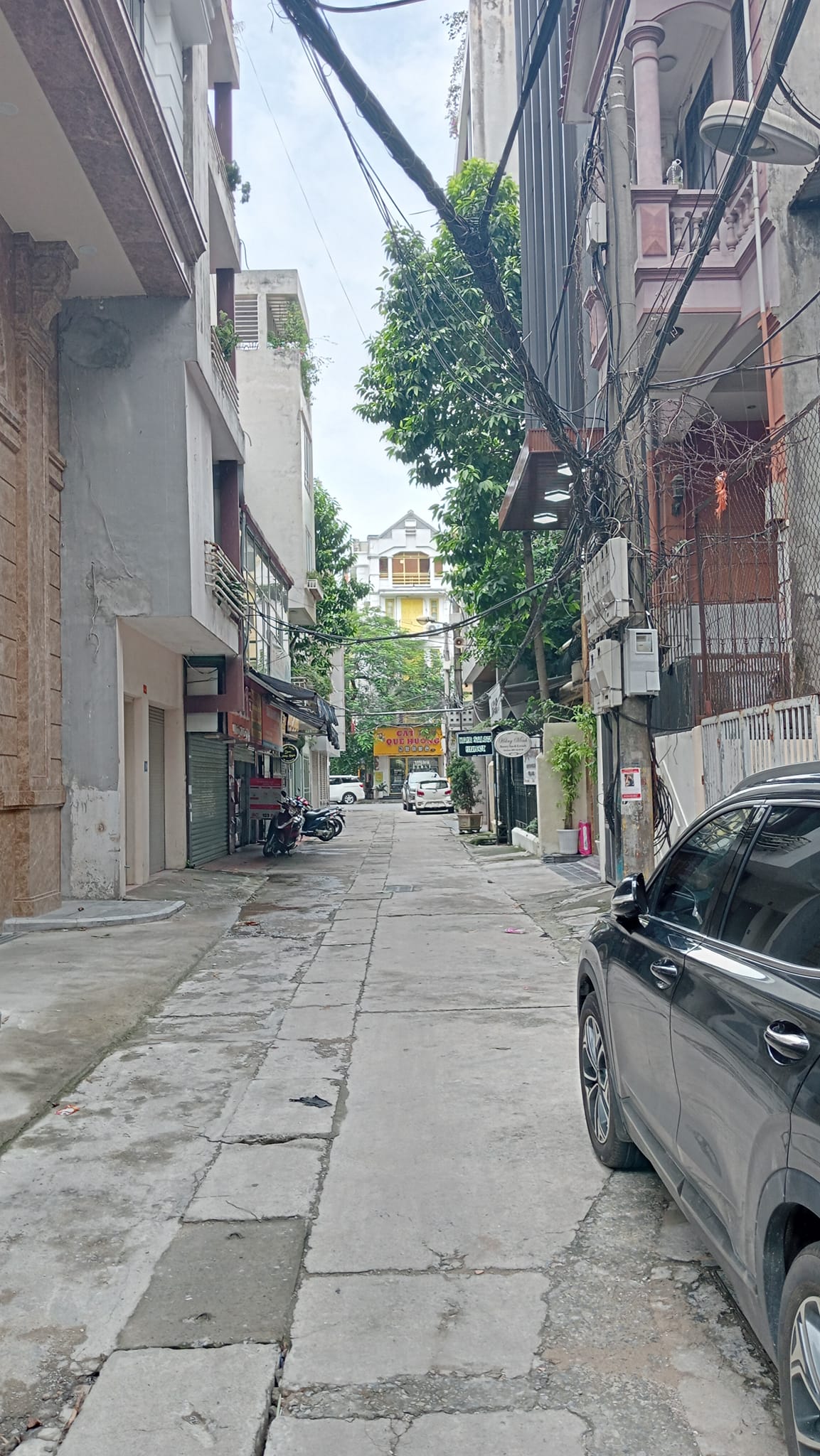 chính chủ cần bán gấp căn nhà vị trí mặt ngõ 193 Trung Kính Yên Hòa Cầu Giấy DT 54 M giá 30.5 tỷ
