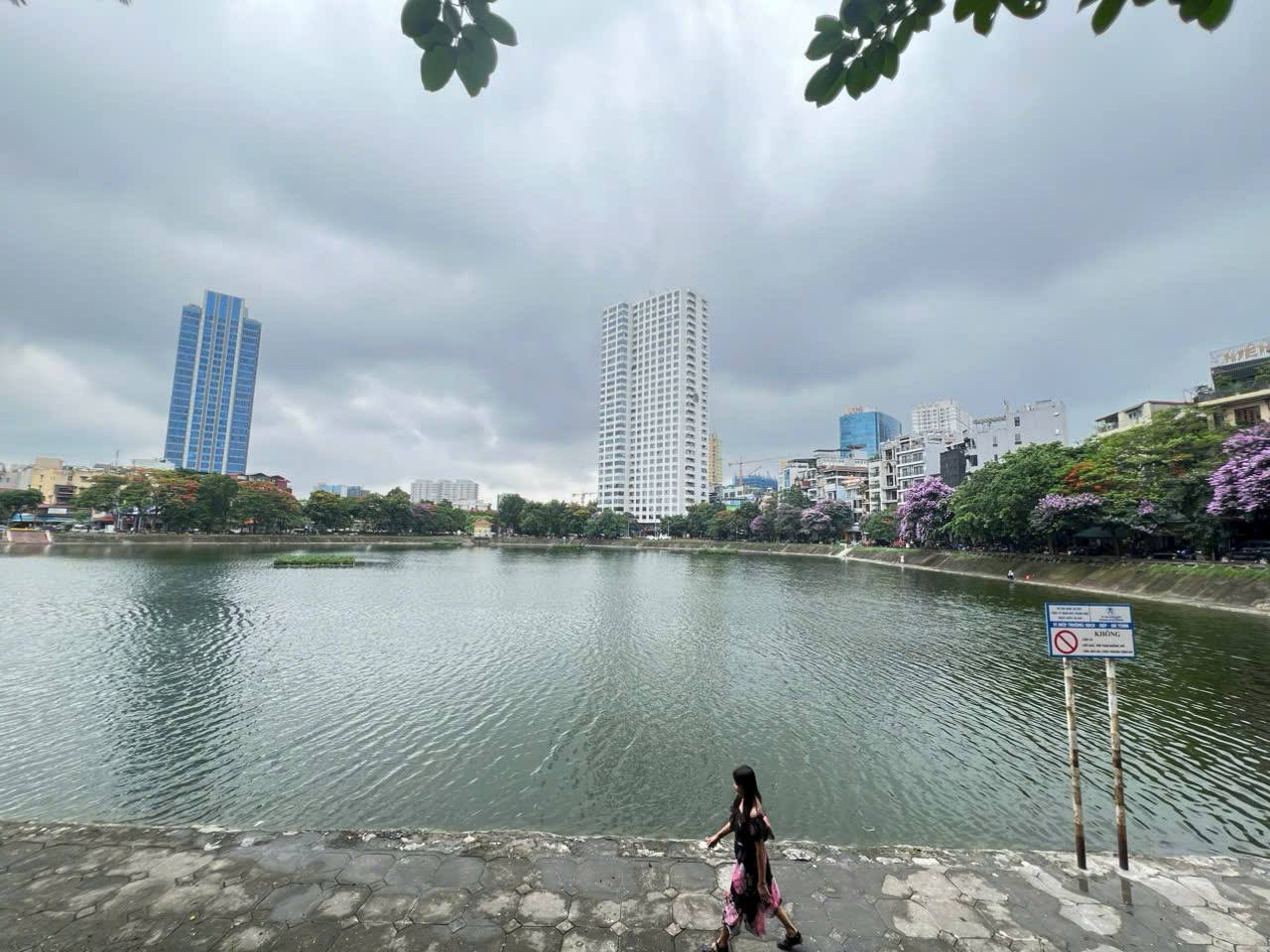 MẶT PHỐ CHÙA LÁNG, NGUYÊN CHI THANH  ĐỐNG ĐA
✨ Diện tích sổ đỏ: 111m² – Thực tế: 135m² GIÁ 115 TỶ 