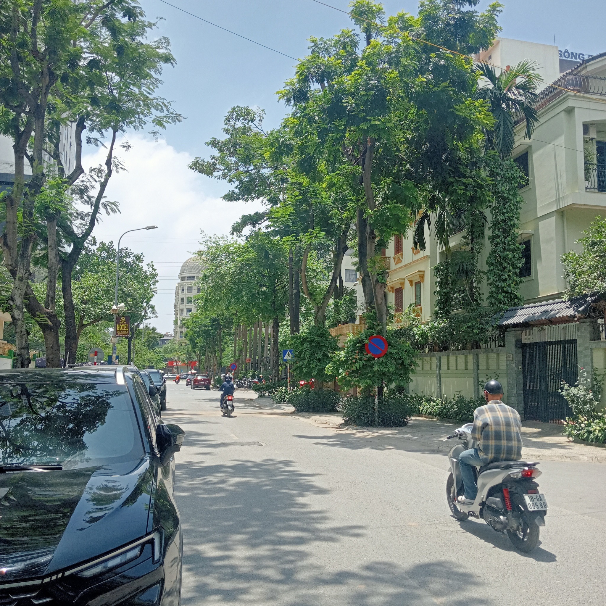 Bán biệt thự lô góc đẳng cấp Khu Đô Thị Mễ Trì Hạ Nam Từ Liêm. DIỆN TÍCH 200m2 
Giá 79 tỷ