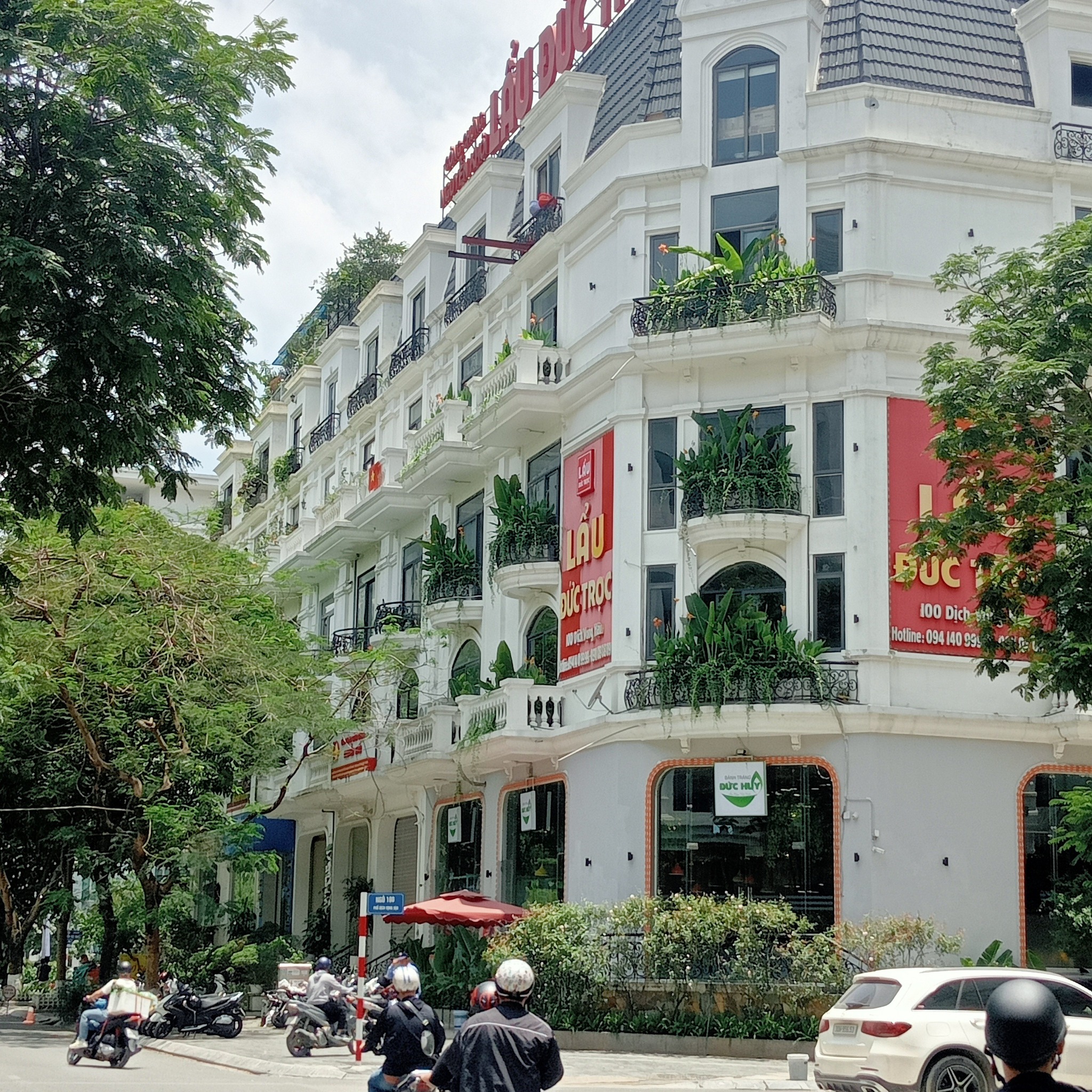 Bán nhà shophouse Tôn Thất Thuyết, Dịch Vọng Hậu, Cầu Giấy, diện tích 120 m2 x 7 tầng giá 52 tỷ
