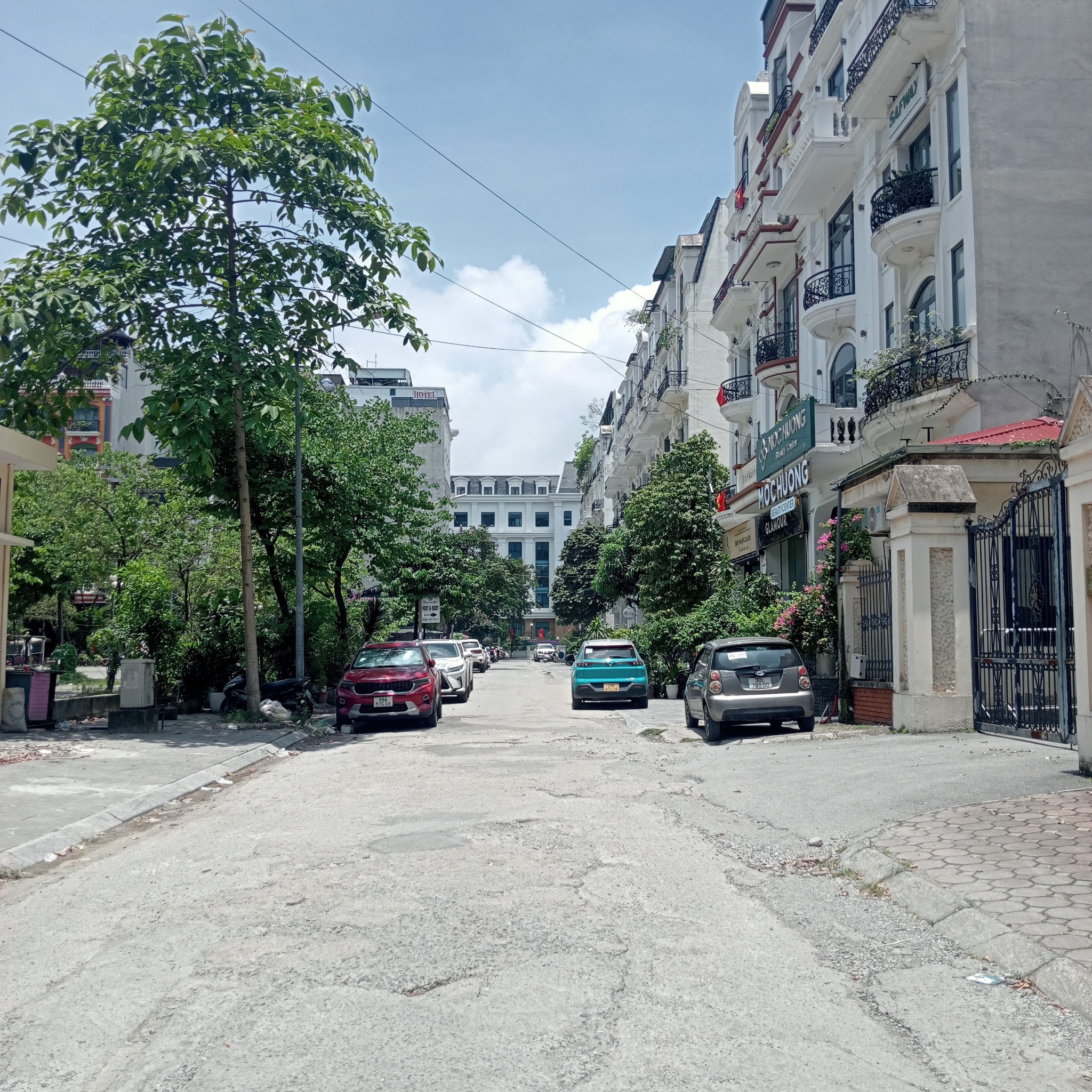 Bán nhà shophouse Tôn Thất Thuyết, Dịch Vọng Hậu, Cầu Giấy, diện tích 120 m2 x 7 tầng giá 52 tỷ
