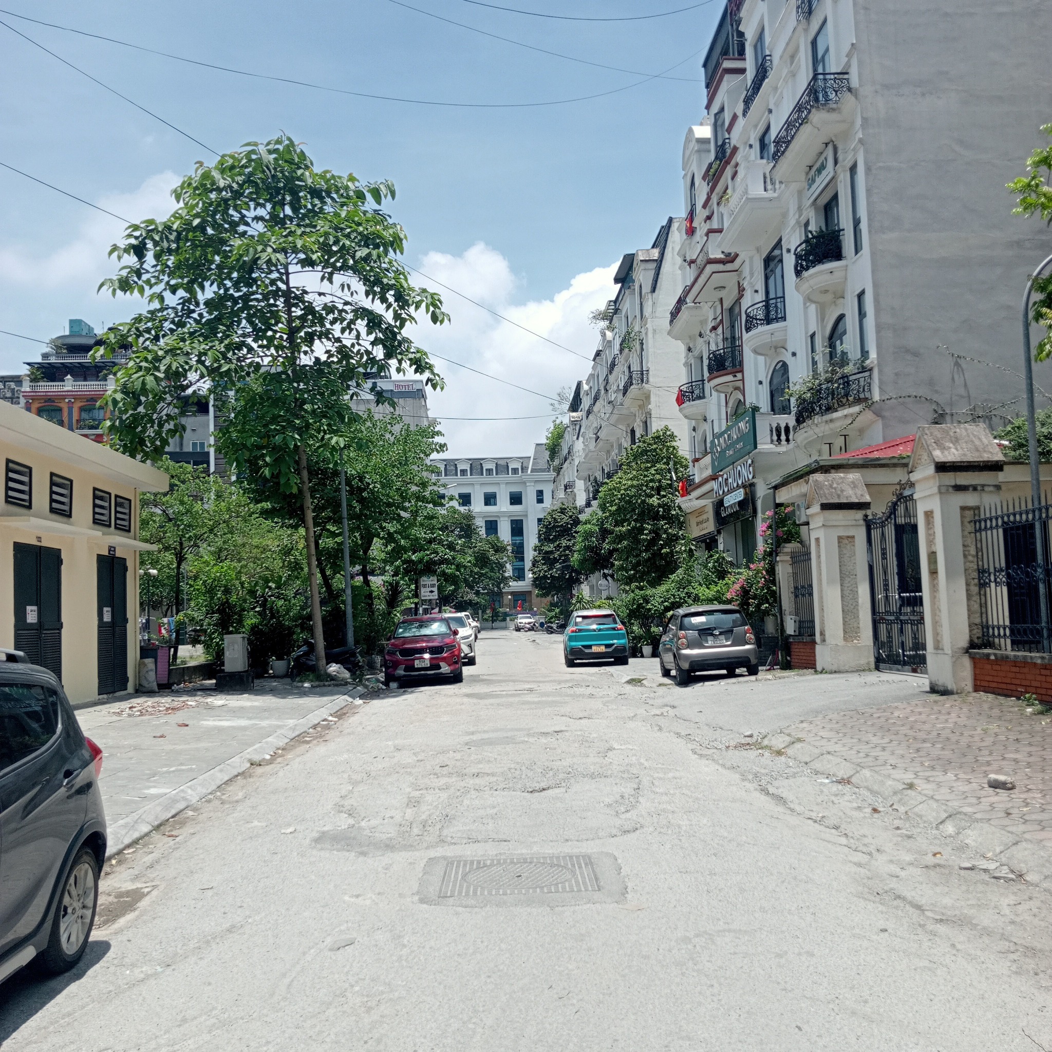 Bán nhà shophouse Tôn Thất Thuyết, Dịch Vọng Hậu, Cầu Giấy, diện tích 120 m2 x 7 tầng giá 52 tỷ
