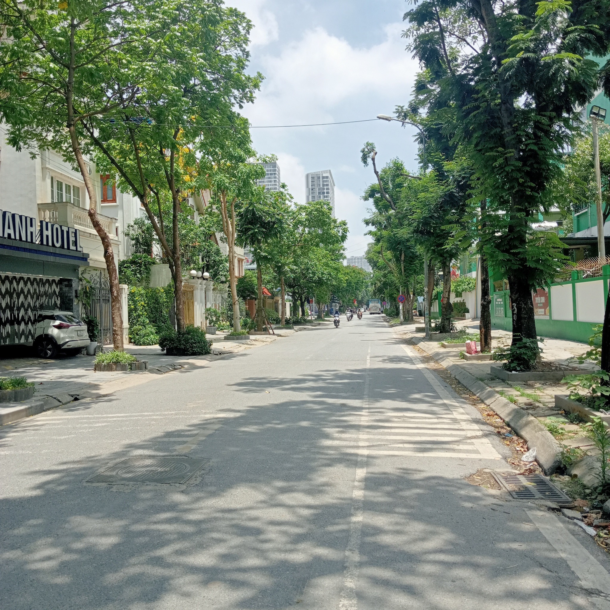 Bán nhà shophouse Tôn Thất Thuyết, Dịch Vọng Hậu, Cầu Giấy, diện tích 120 m2 x 7 tầng giá 56 tỷ
