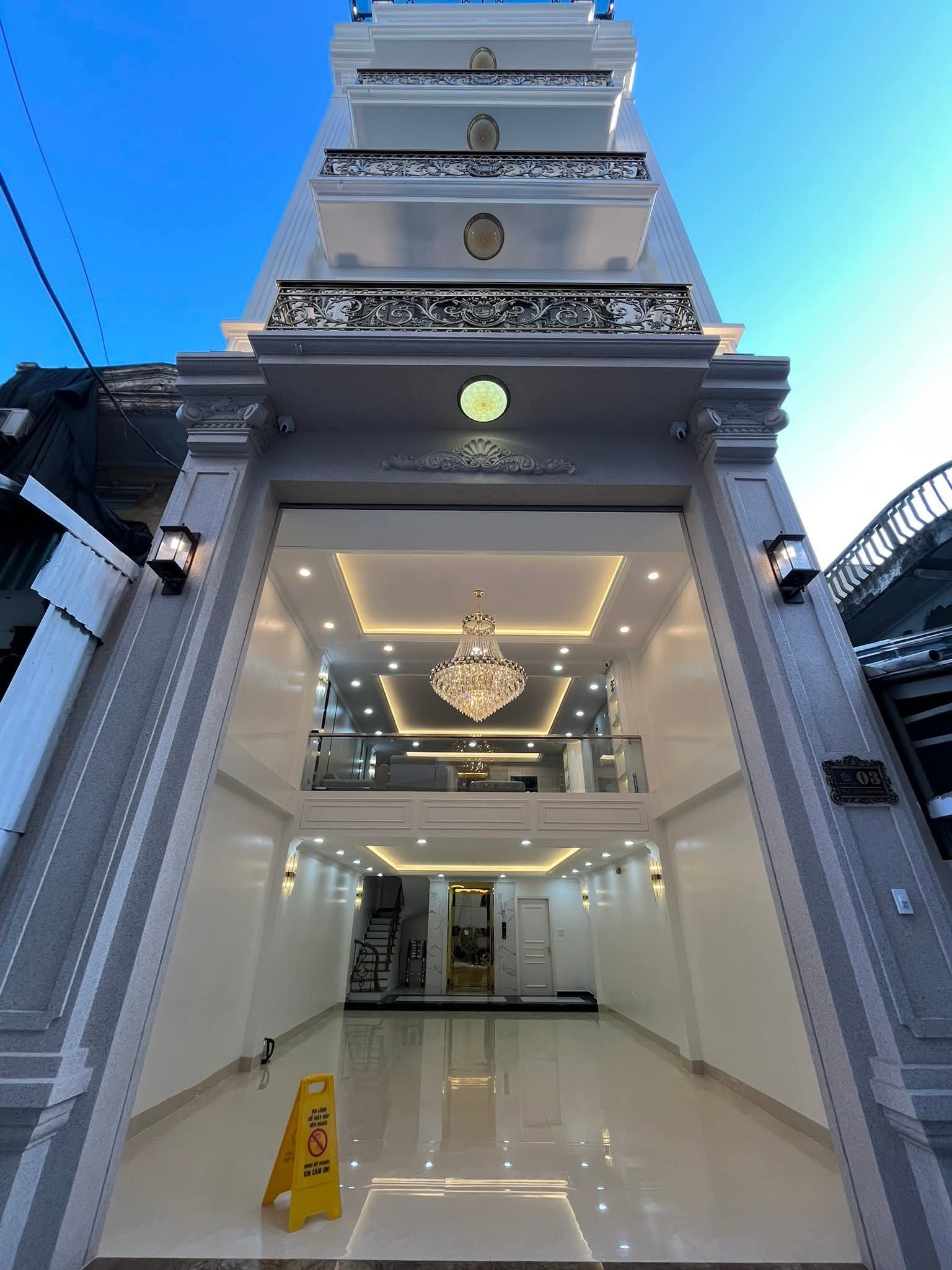 Bán Nhanh Gọn Chỉ 30,6  TỶ - SIÊU PHẨM CẦU GIẤY  PLÔ  PHÙNG CHÍ KIÊN, HOÀNG QUỐC VIỆT, VỈA HÈ ÔTÔ 
