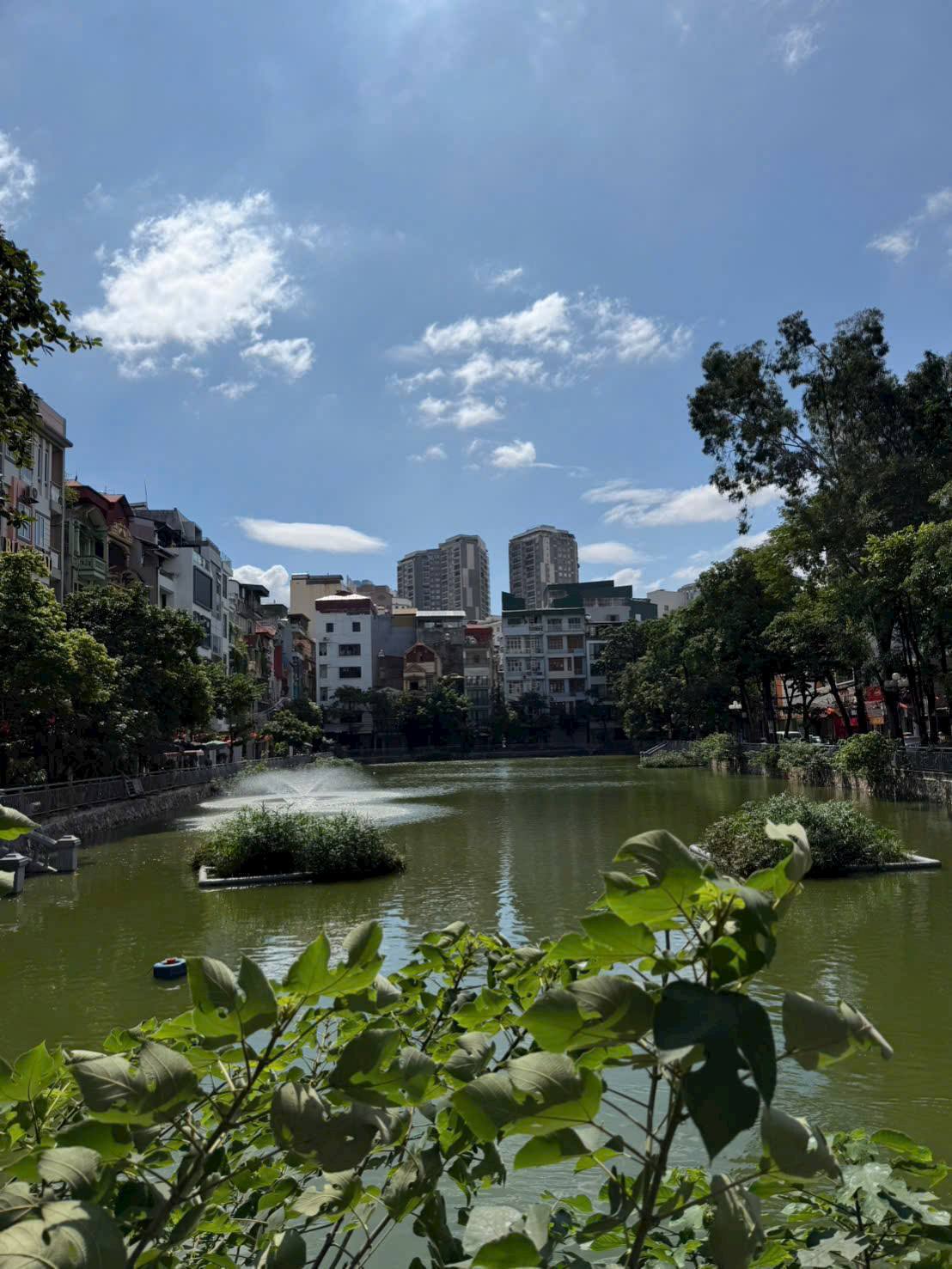 BÁN NHÀ 5 TẦNG MẶT HỒ TRUNG KÍNH TRẦN DUY HƯNG TRUNG HÒA. CẦU GIẤY   diện tích  90 m2 giá  35,5 tỷ 