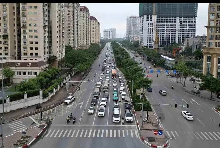 cần bán gấp căn nhà chia lô ngõ 353 đường An Dương Dương Vương  Tây Hồ. Diện Tích 54 m2. 6 Tầng 